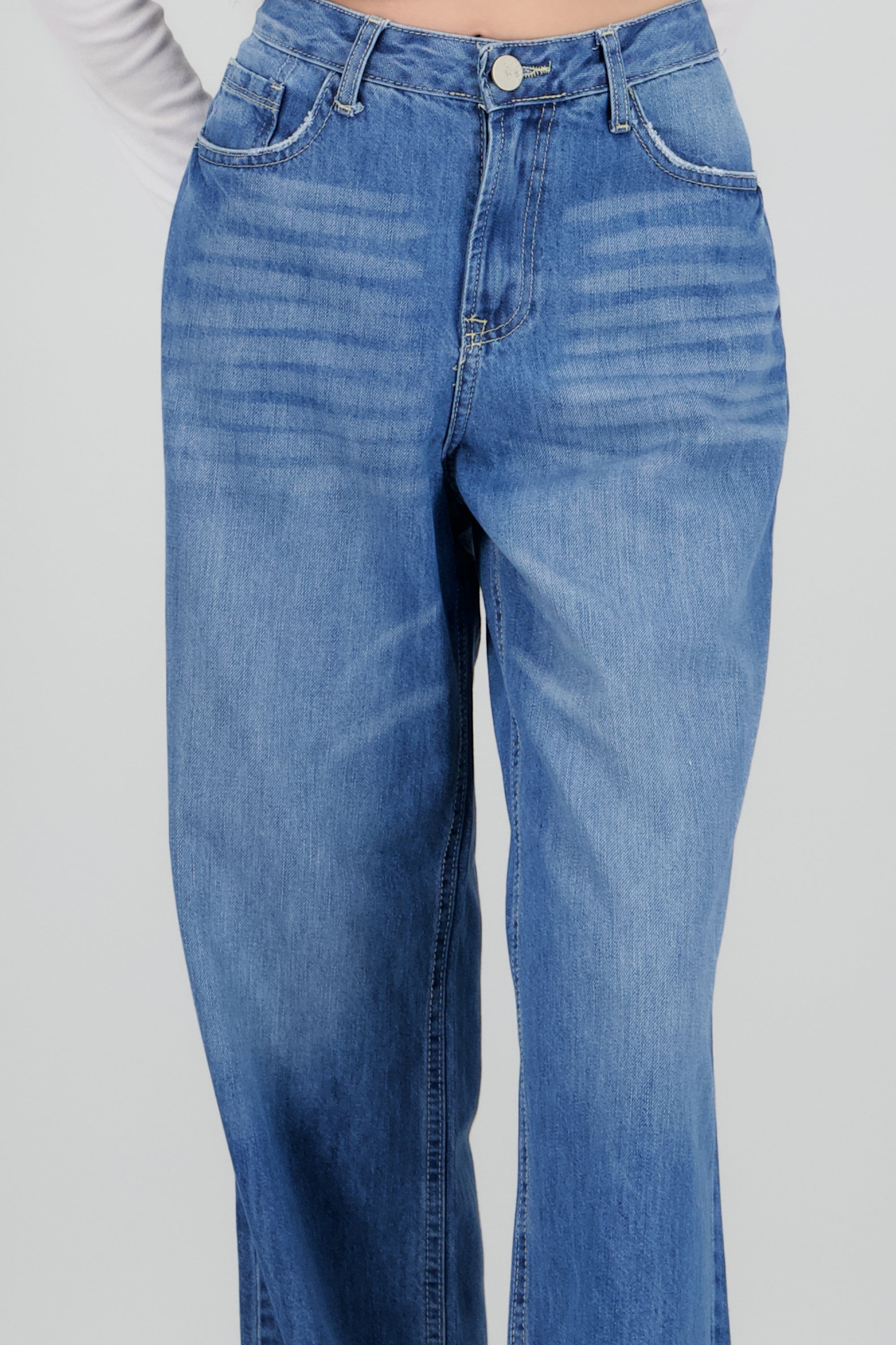 Jeans straight wide desgastado MEDIUM WASH