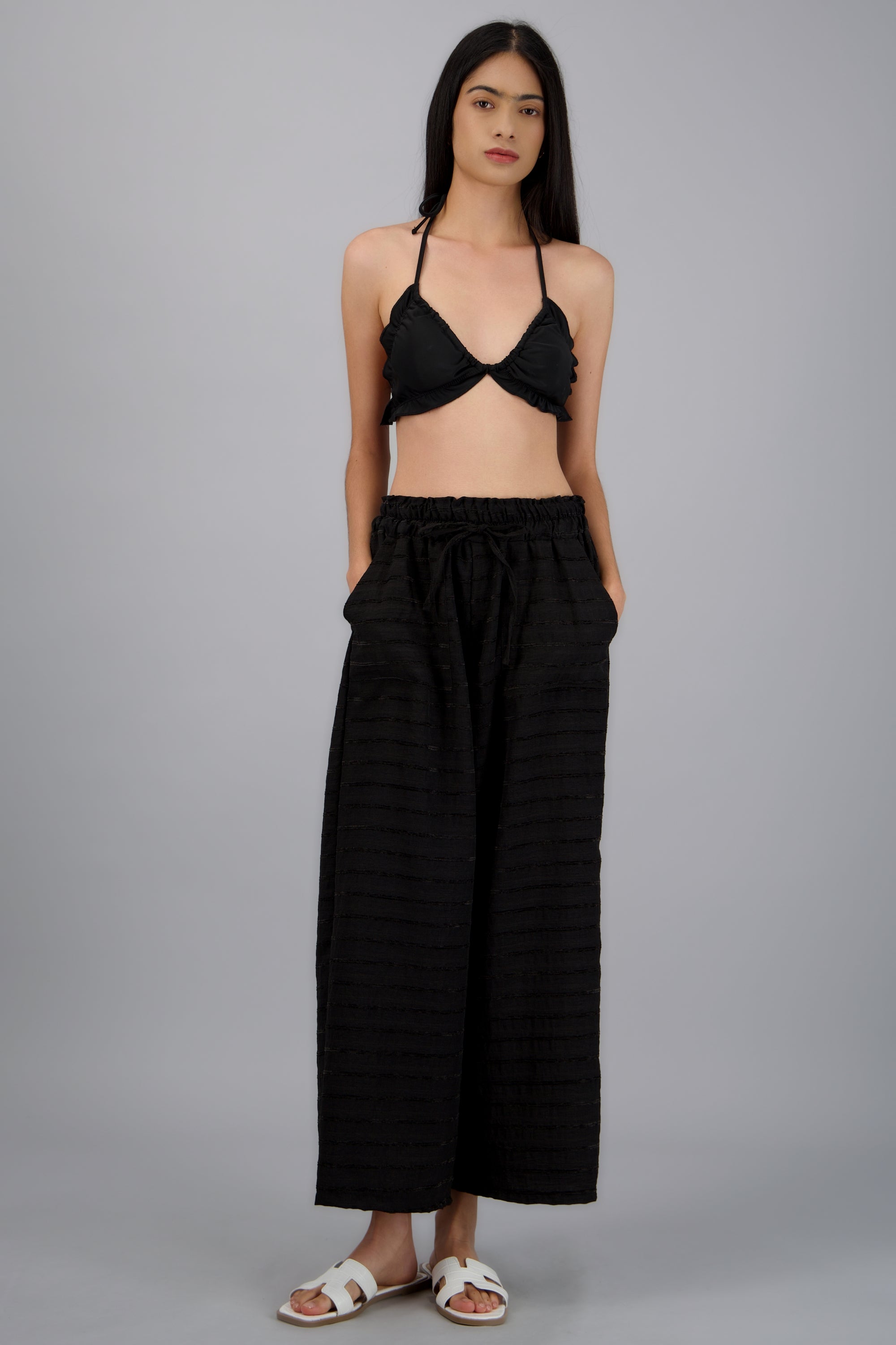 Pantalon amplio resorte textura NEGRO