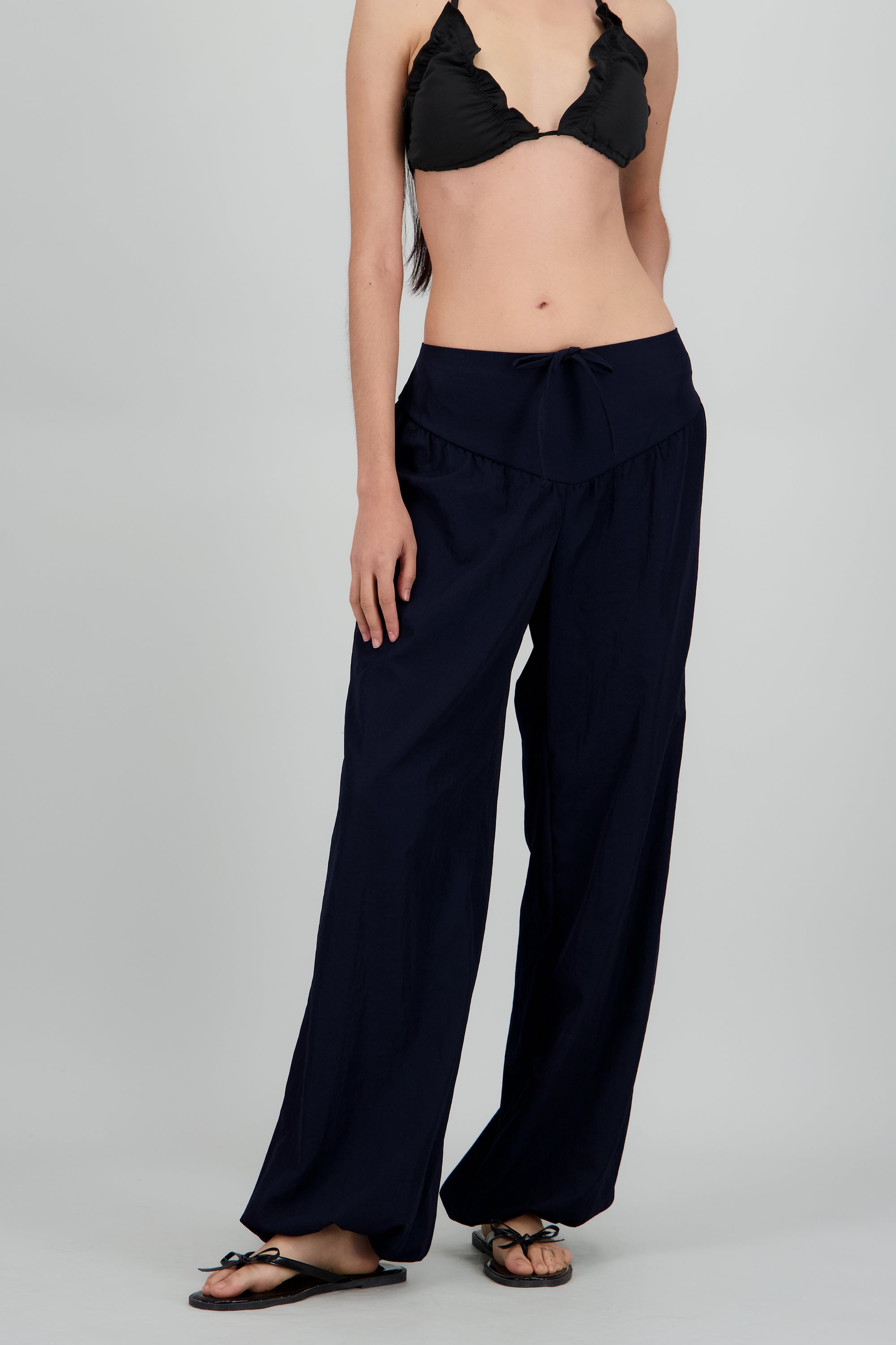 Pantalon ligero detalle pretina MARINO