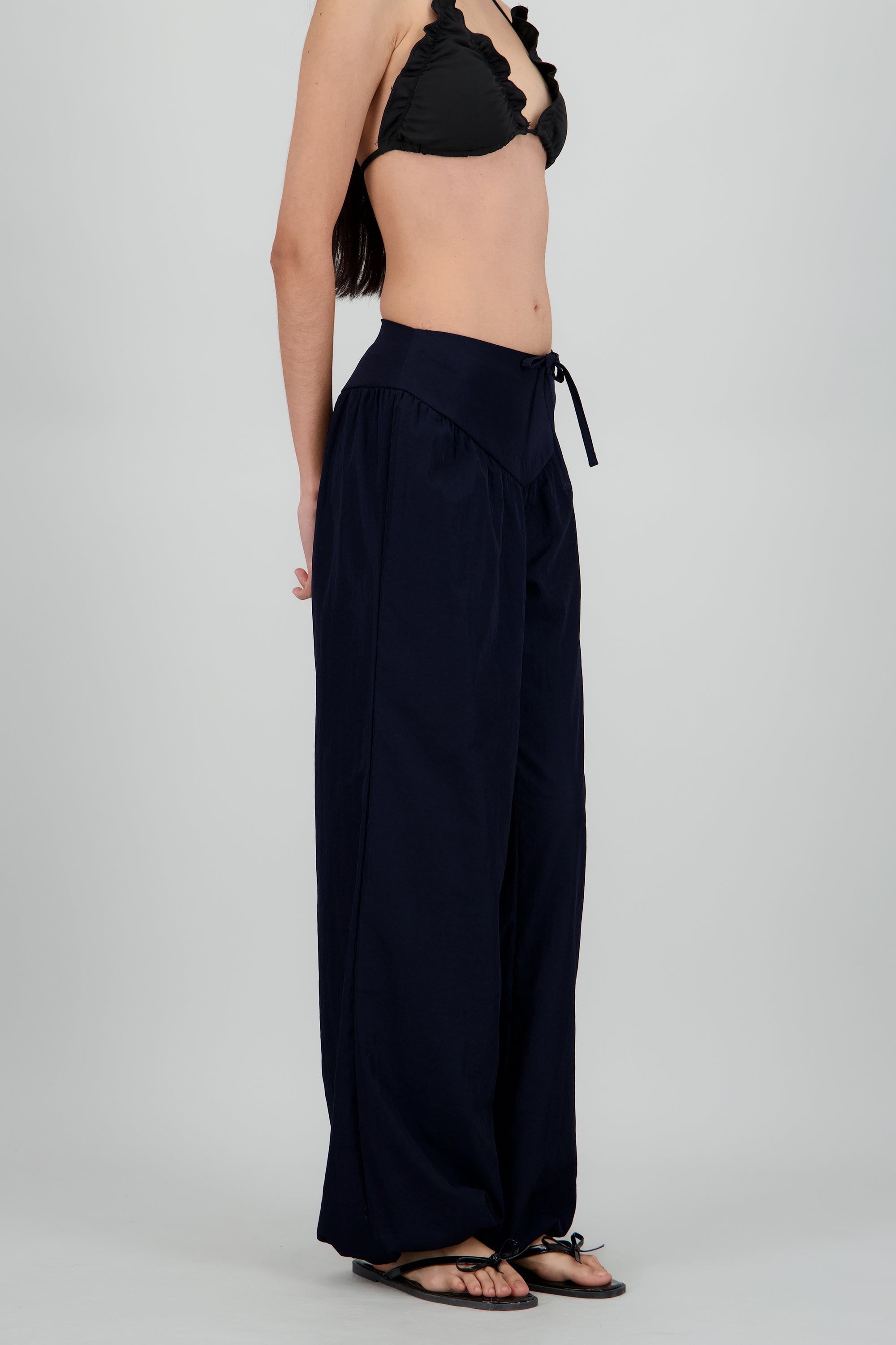 Pantalon ligero detalle pretina MARINO