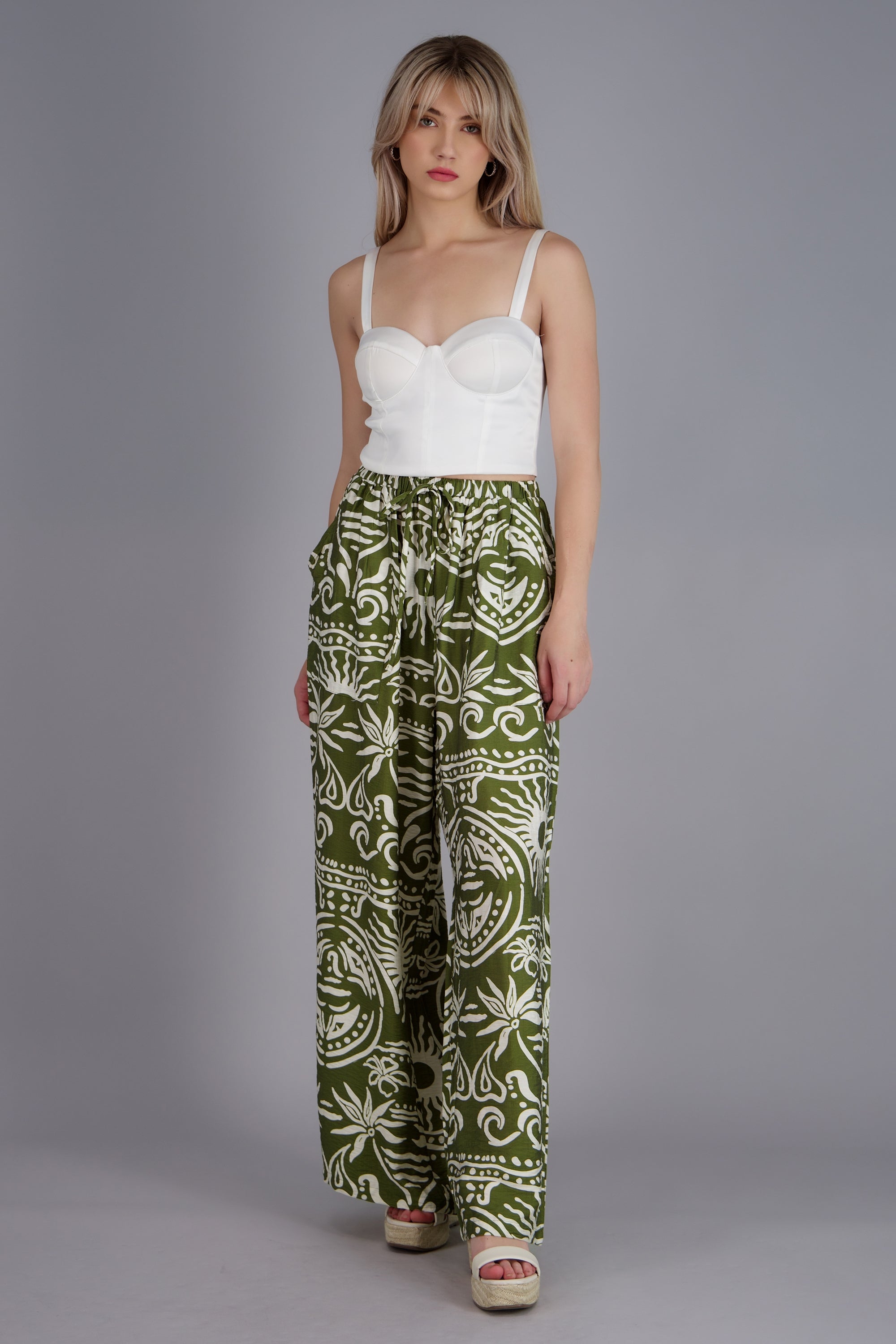 Pantalón ancho con estampados OLIVO COMBO