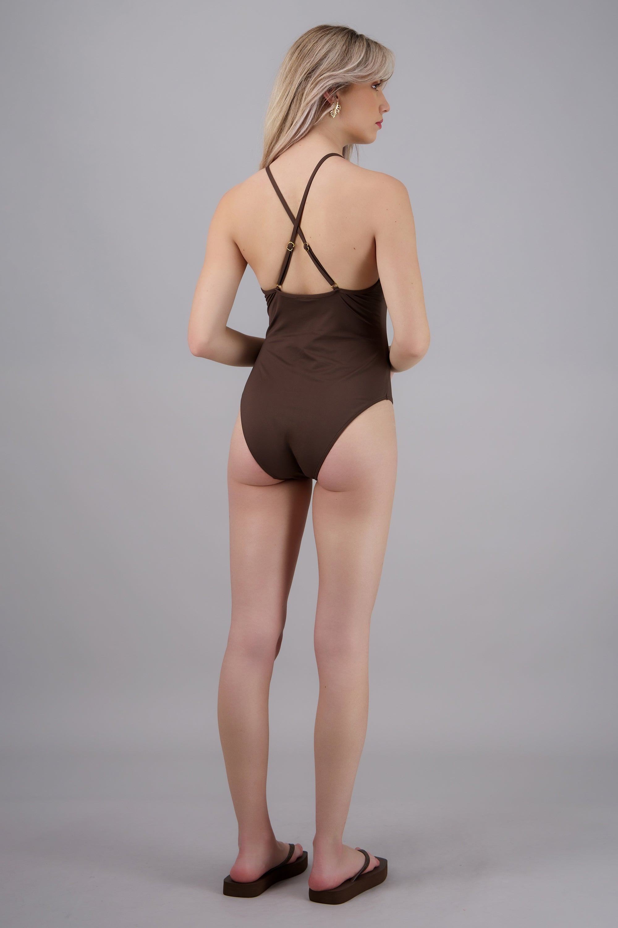 Traje de baño escote concha CHOCOLATE