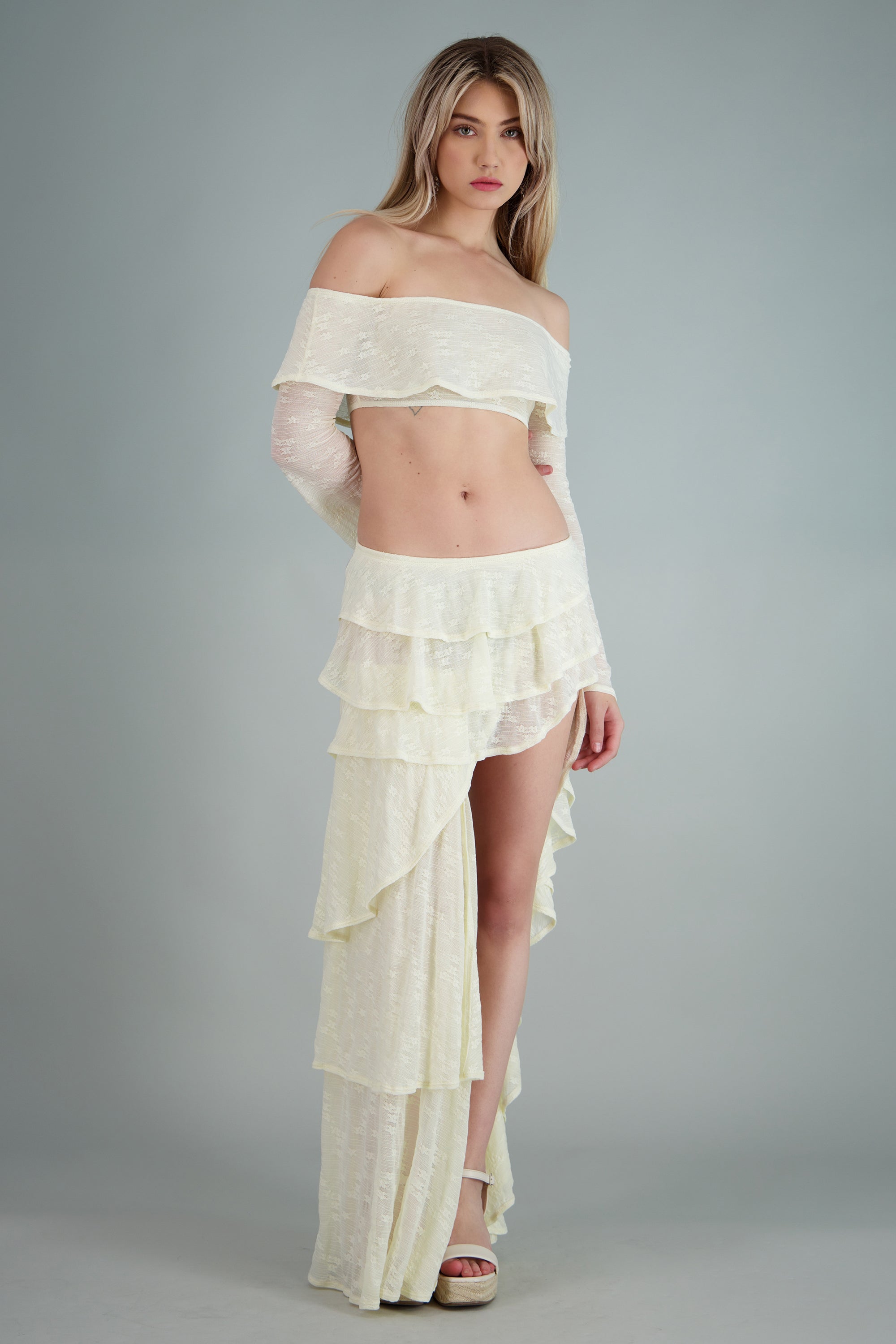 Top mini salida encaje HUESO