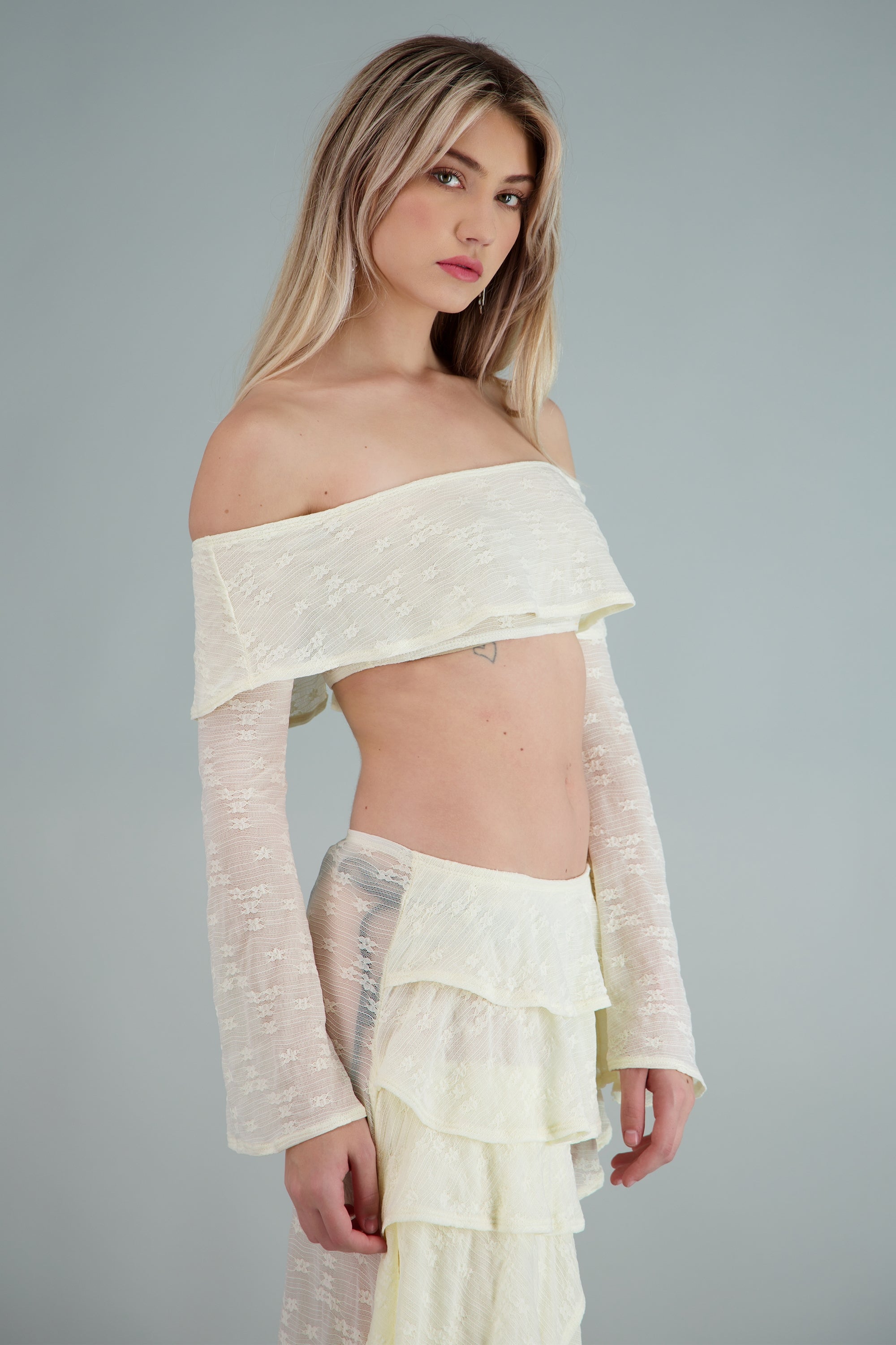 Top mini salida encaje HUESO