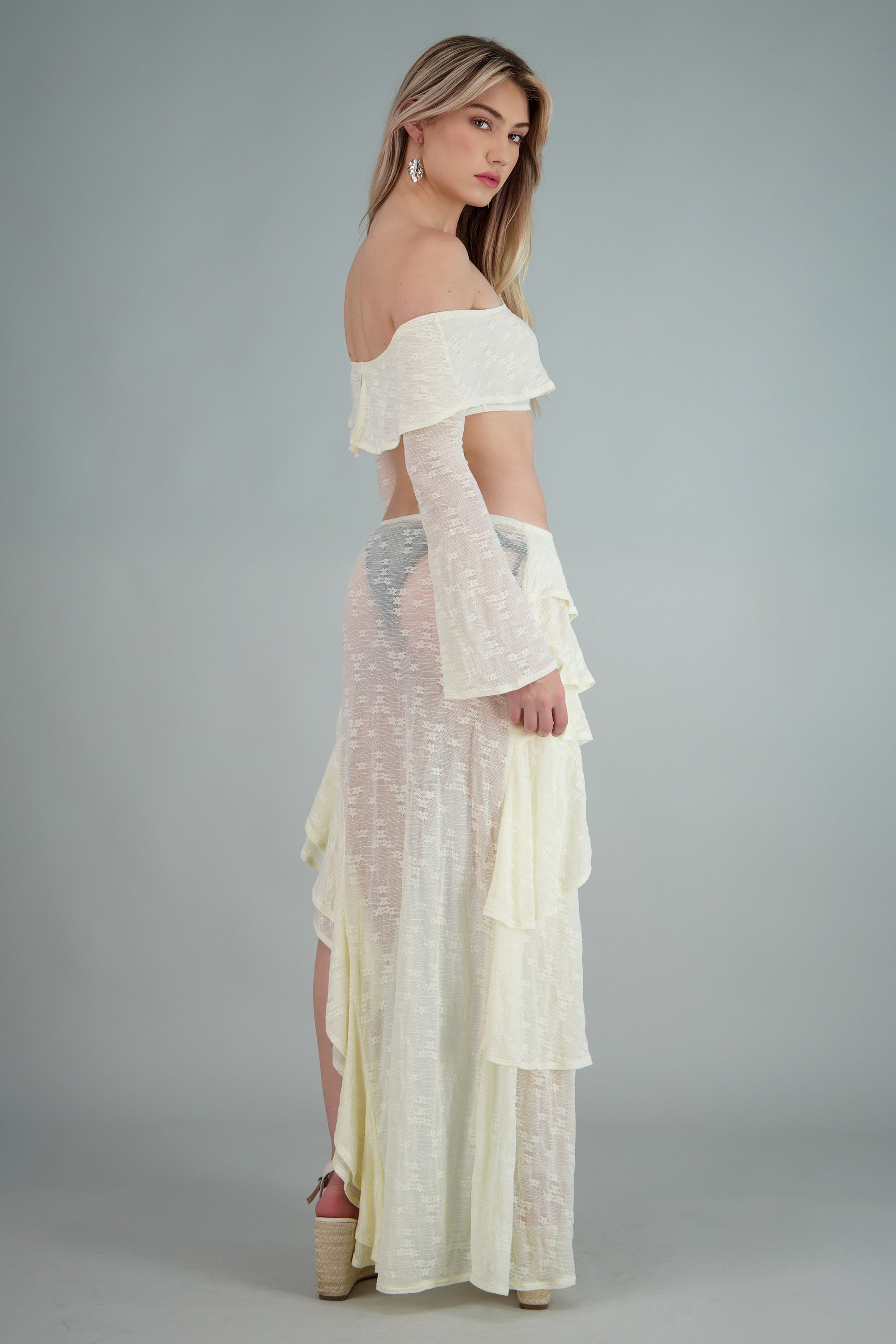 Salida falda encaje olanes HUESO