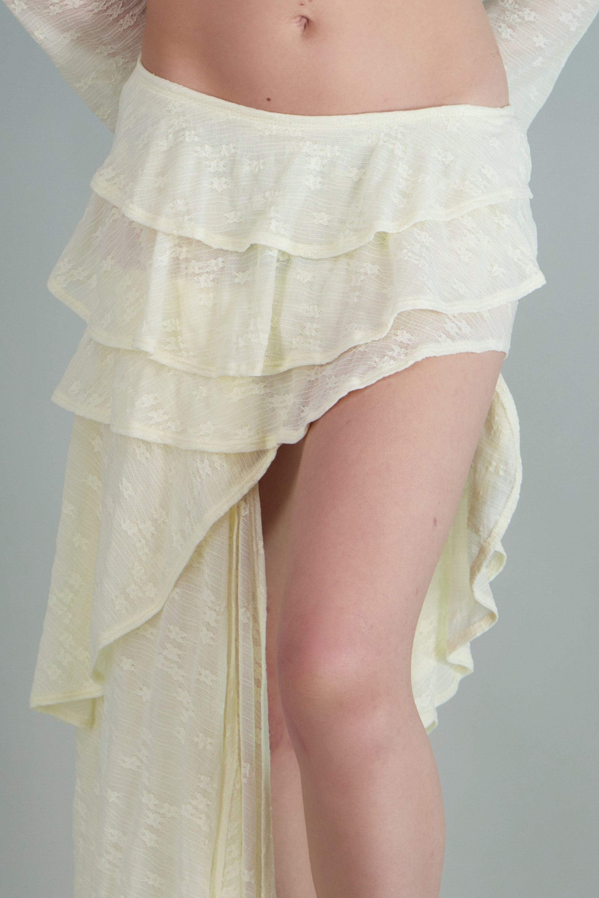 Salida falda encaje olanes HUESO