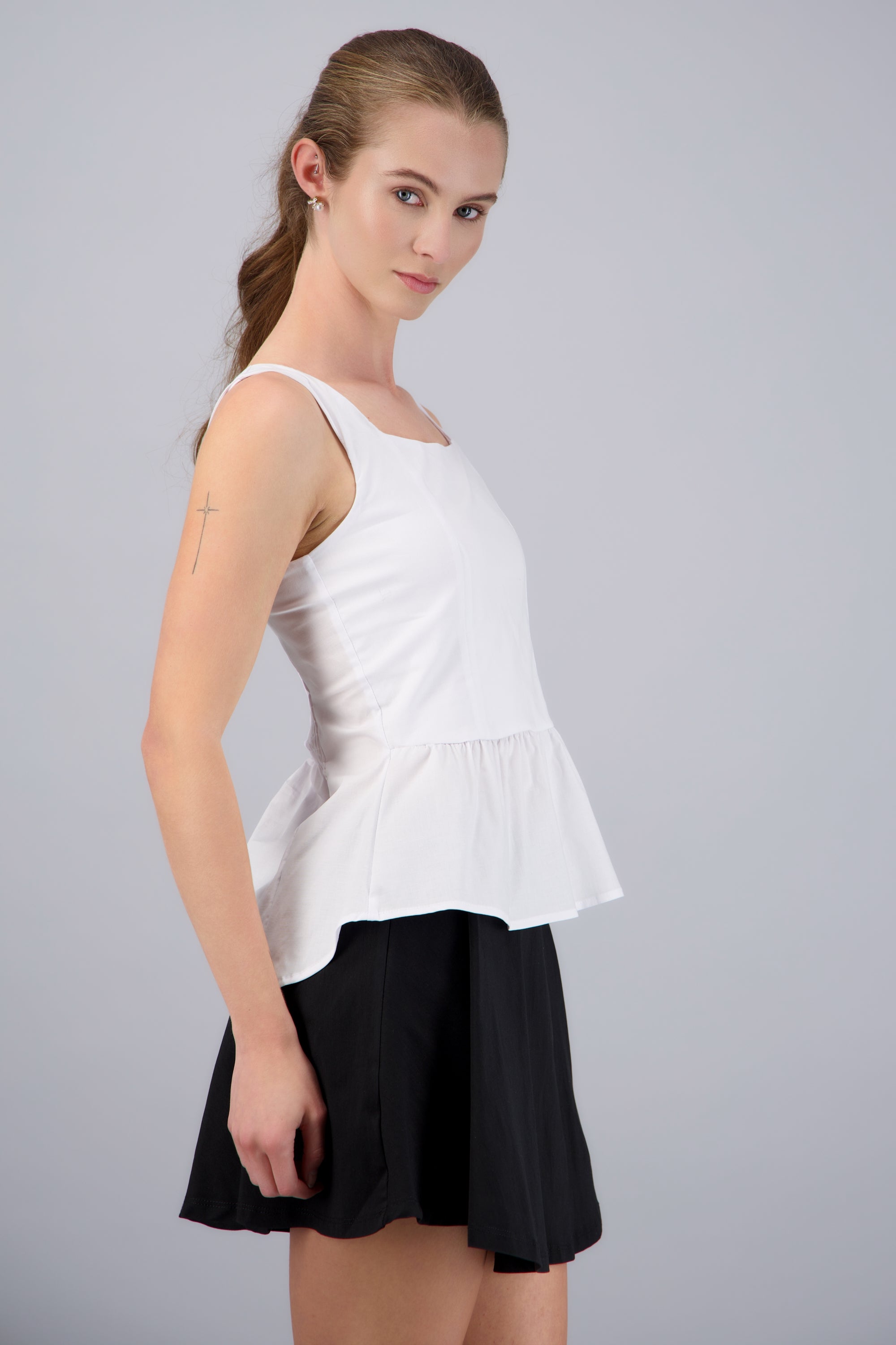 Blusa tirantes detalle peplum BLANCO