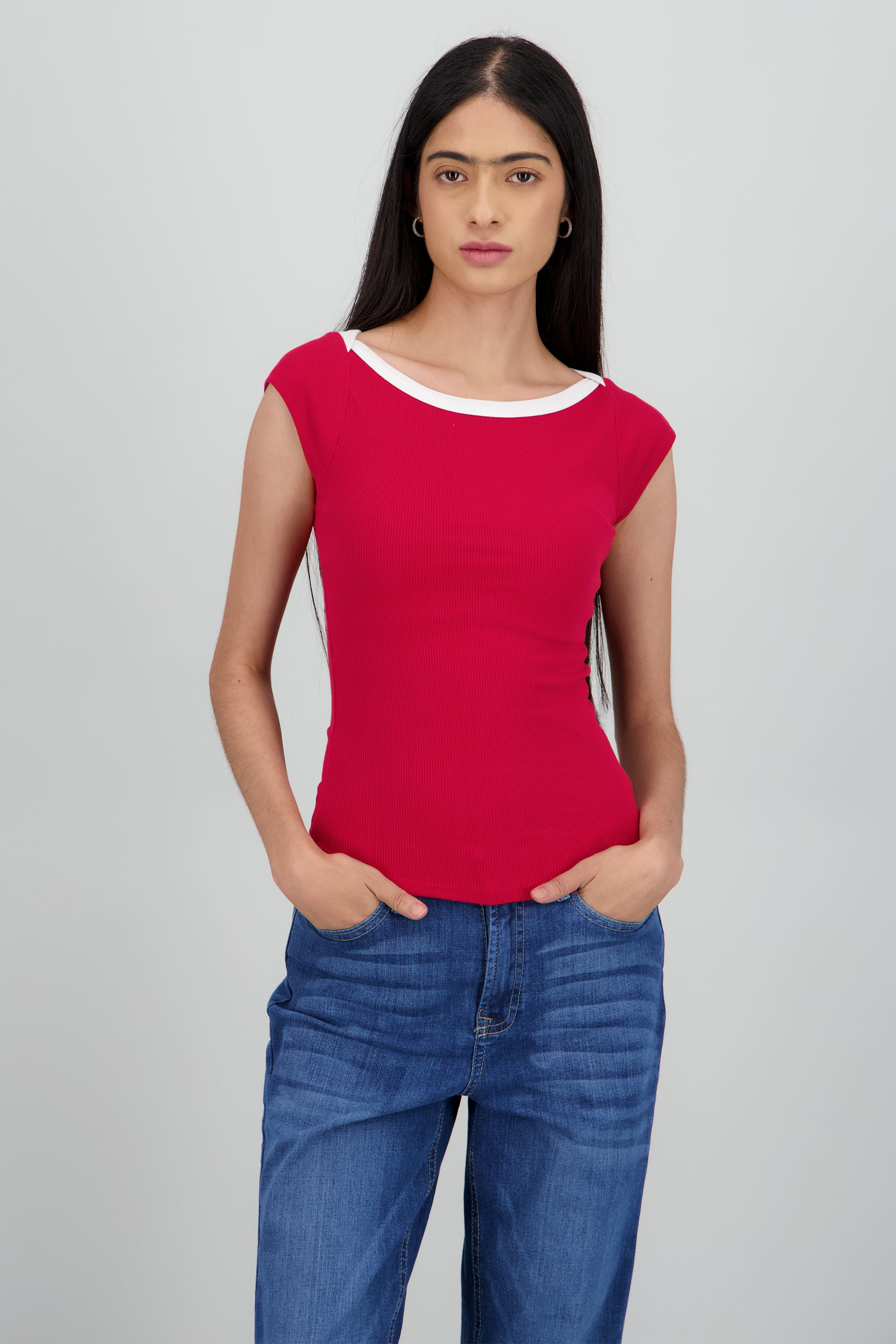 Top cuello barco detalle contraste ROJO COMBO
