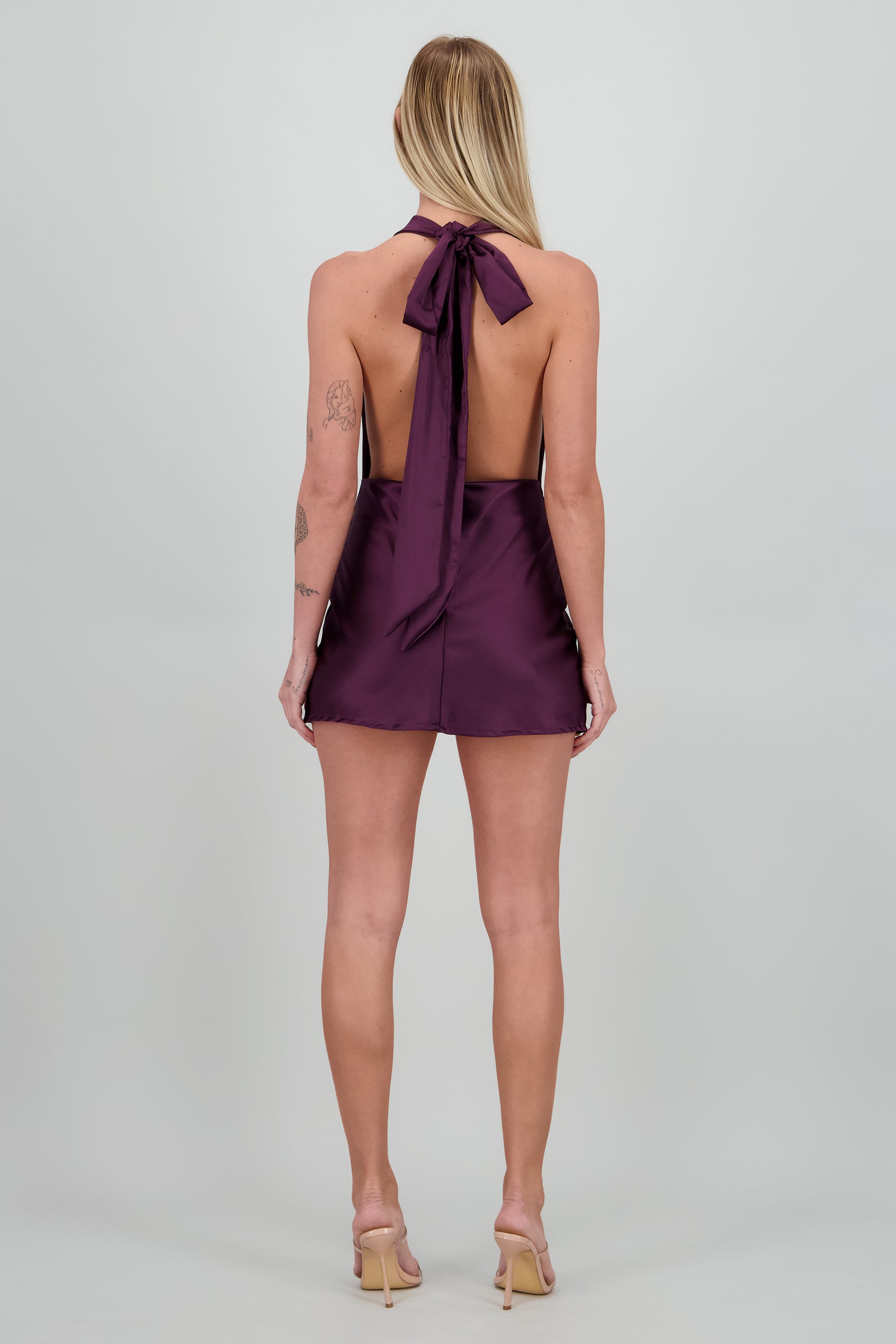 Vestido halter mini cuello cascada Hypsters UVA