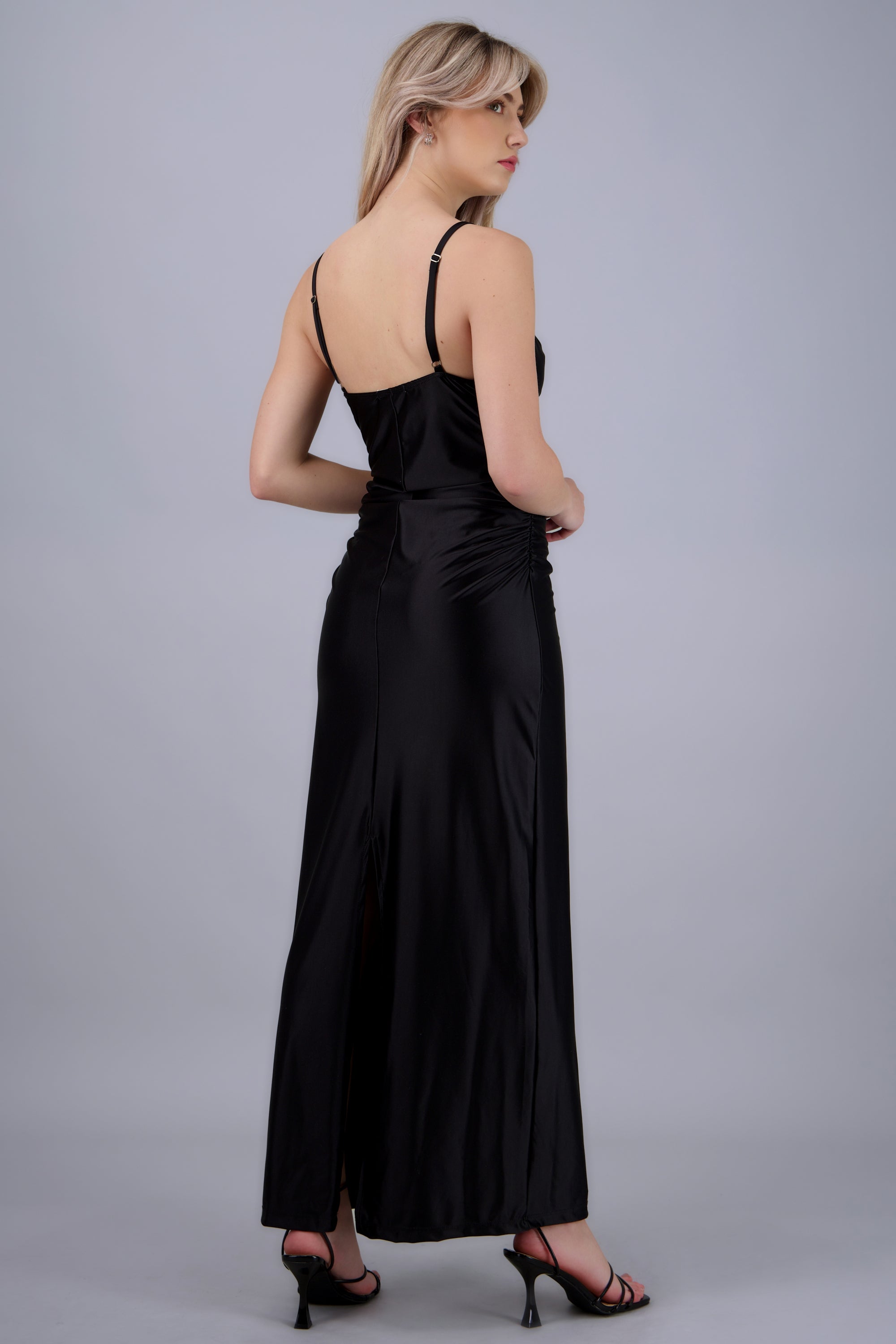 Vestido maxi escote cascada detalle drapeado NEGRO