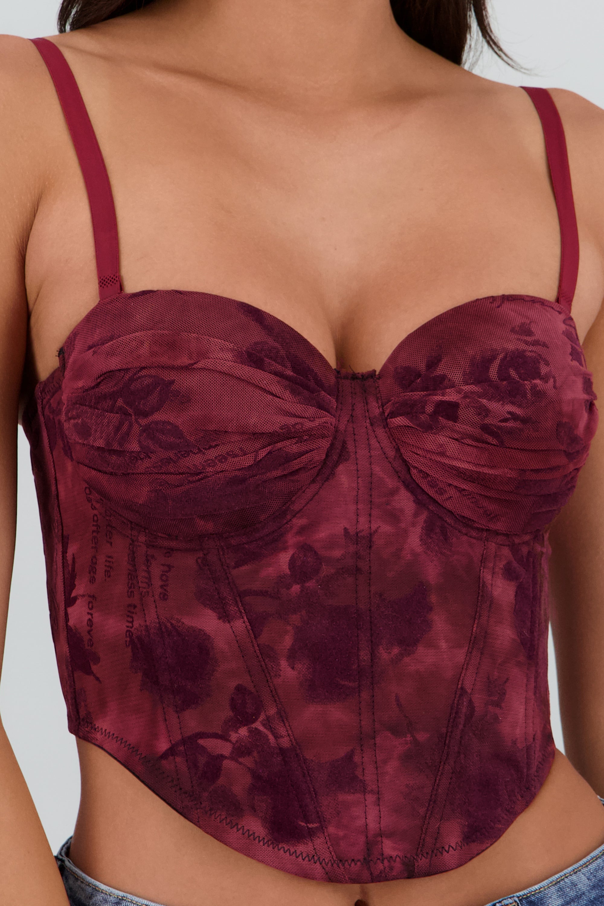 Corset flock flores detalle de plisado en copas VINO