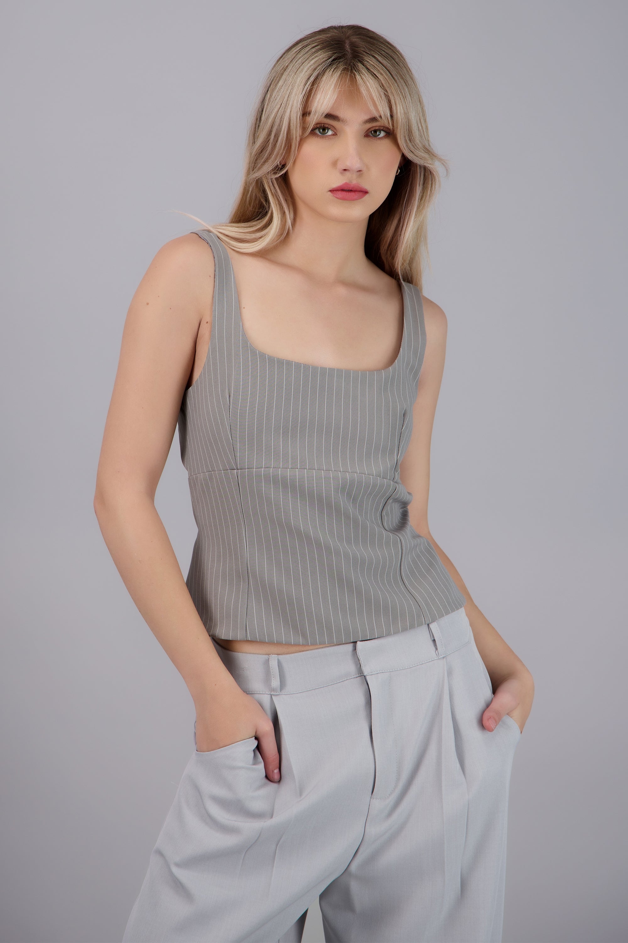 Top detalle espalda rayas GRIS CLARO