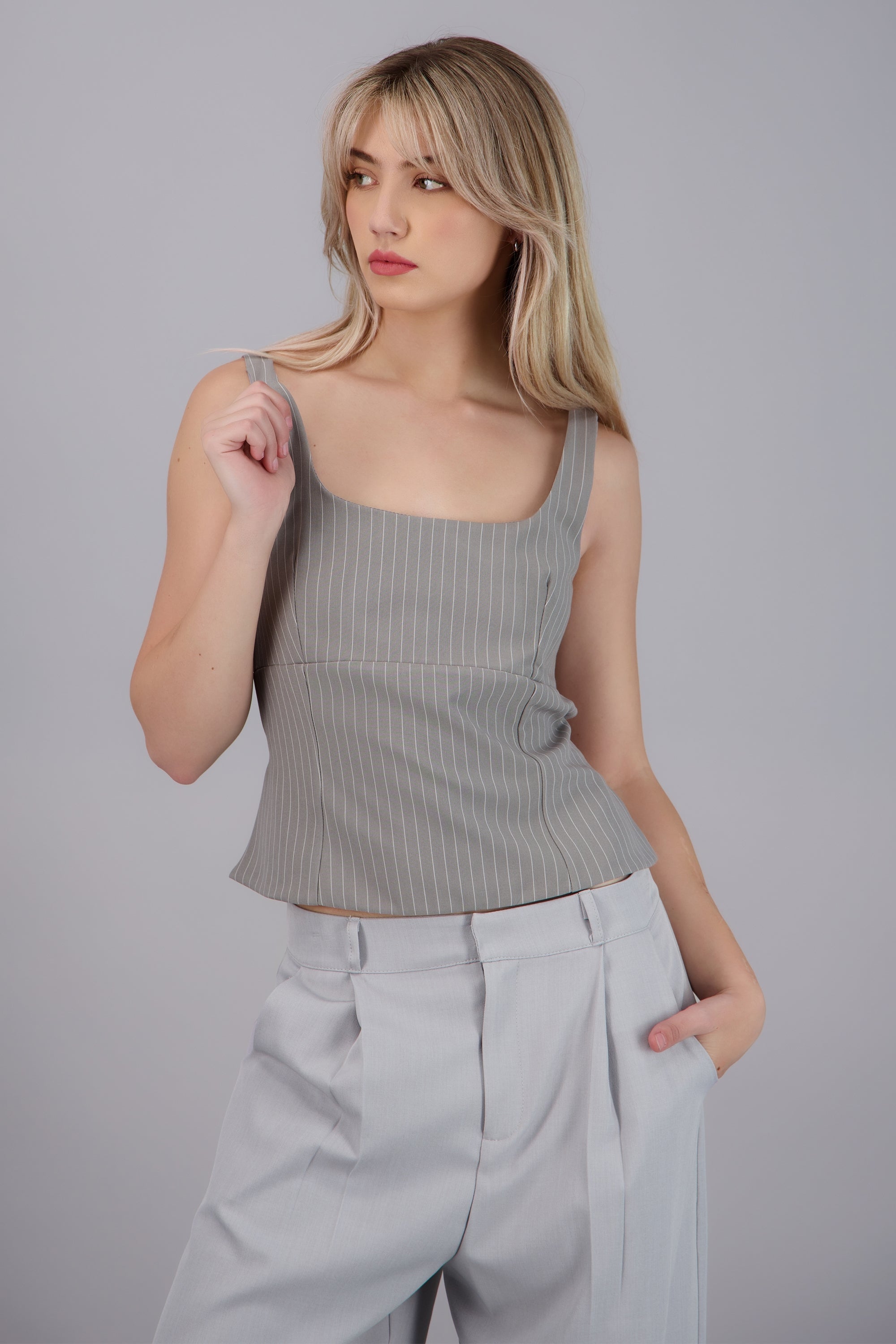 Top detalle espalda rayas GRIS CLARO