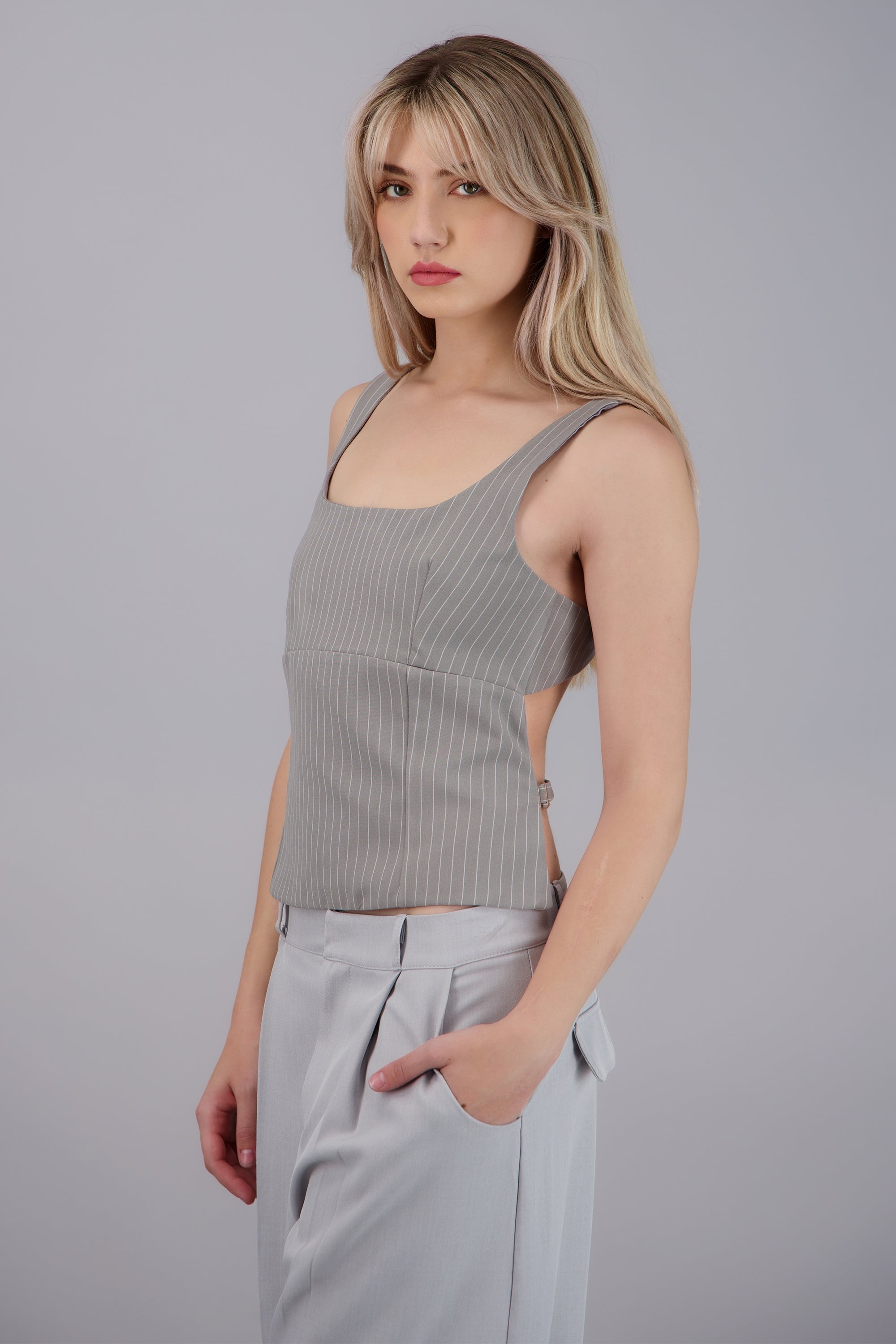 Top detalle espalda rayas GRIS CLARO