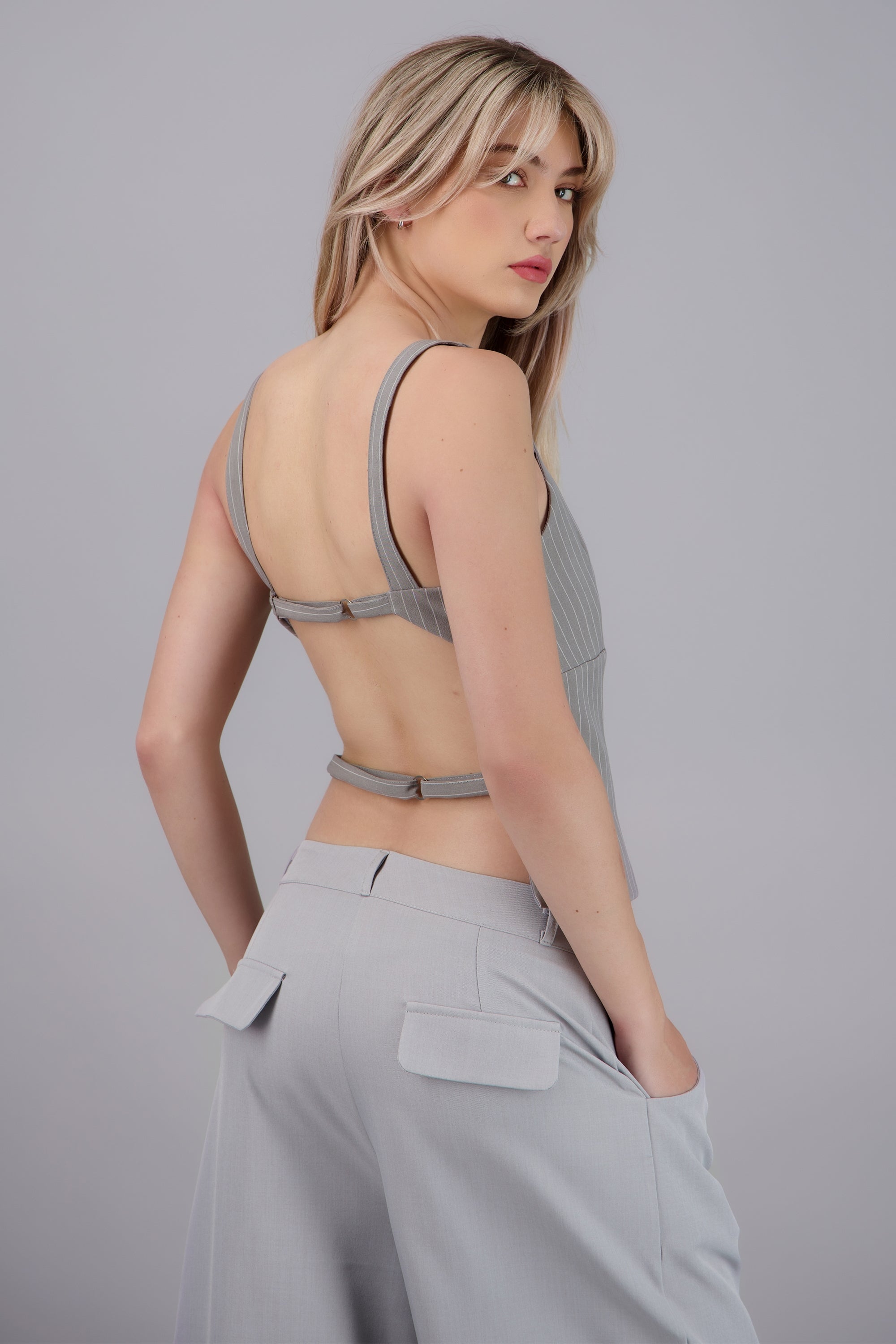 Top detalle espalda rayas GRIS CLARO
