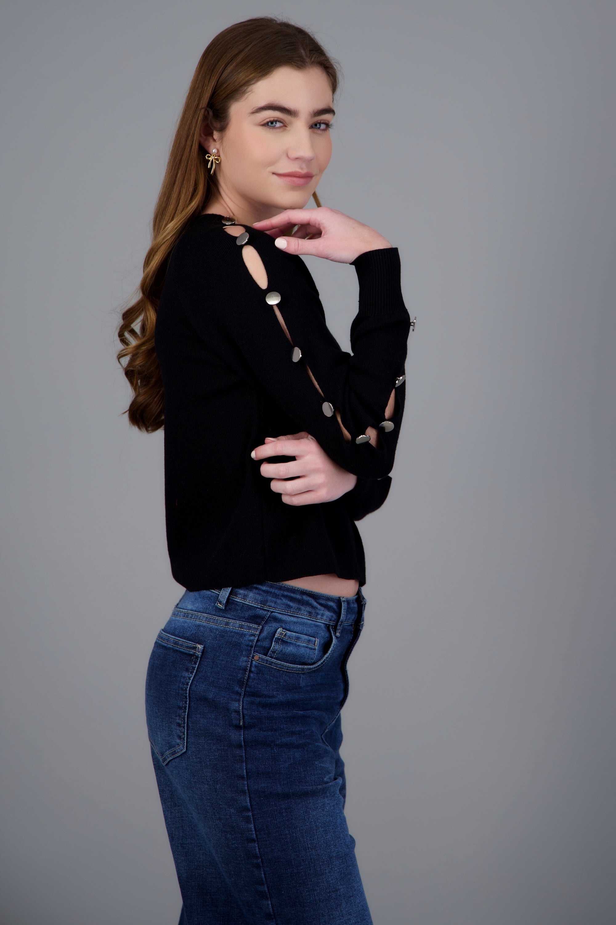 Sueter ligero con aberturas en mangas NEGRO