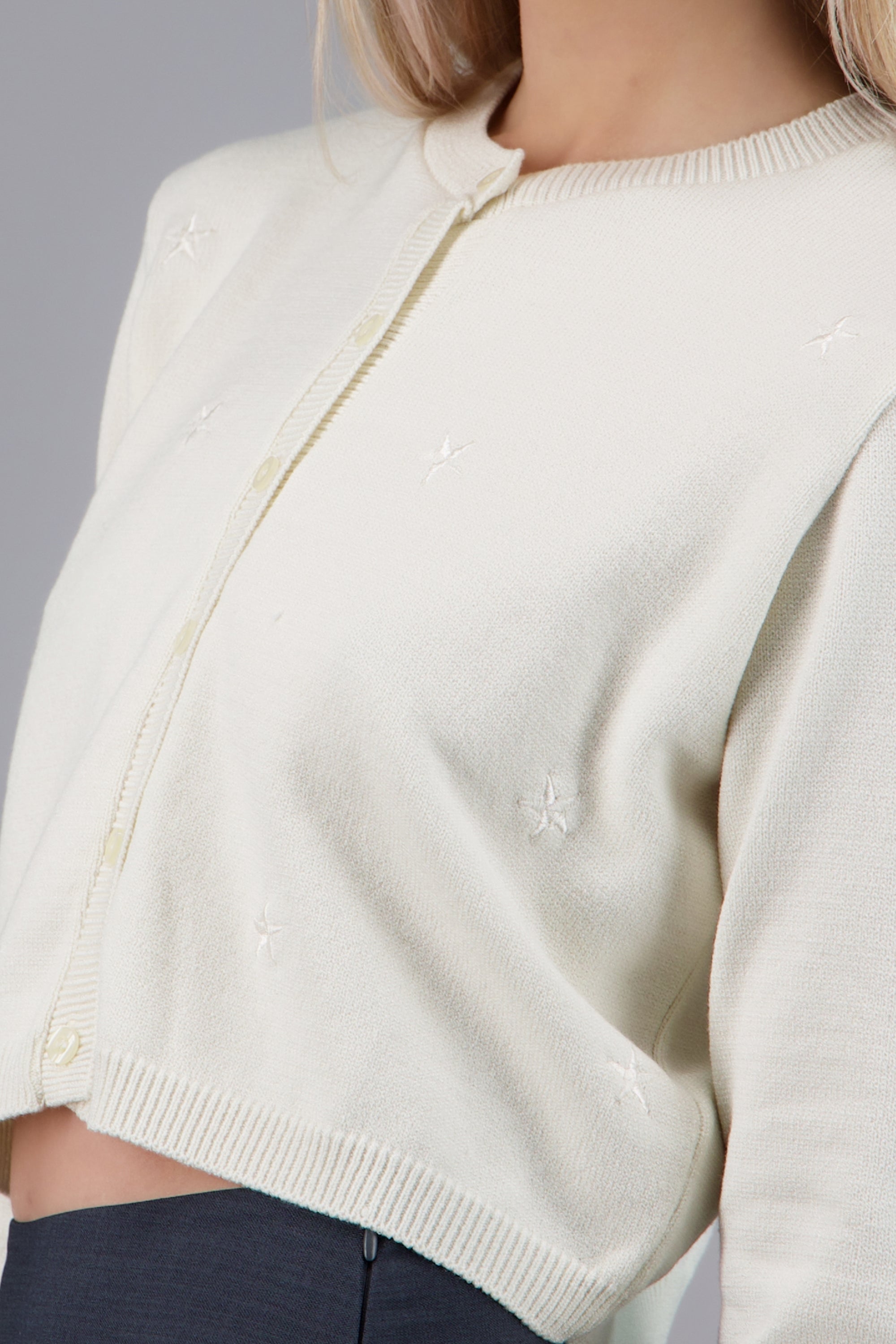 Cardigan detalle bordado estrellas BLANCO