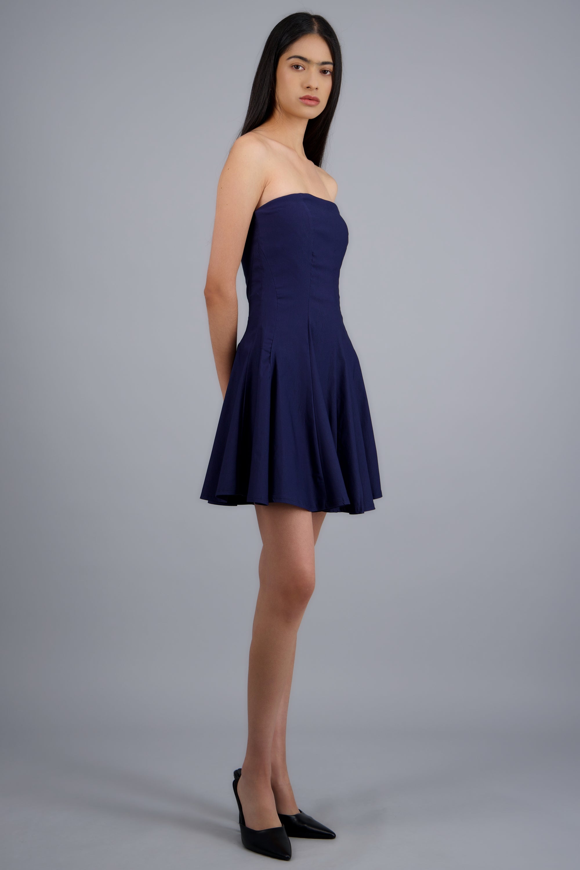 Vestido corto strapless con cortes MARINO