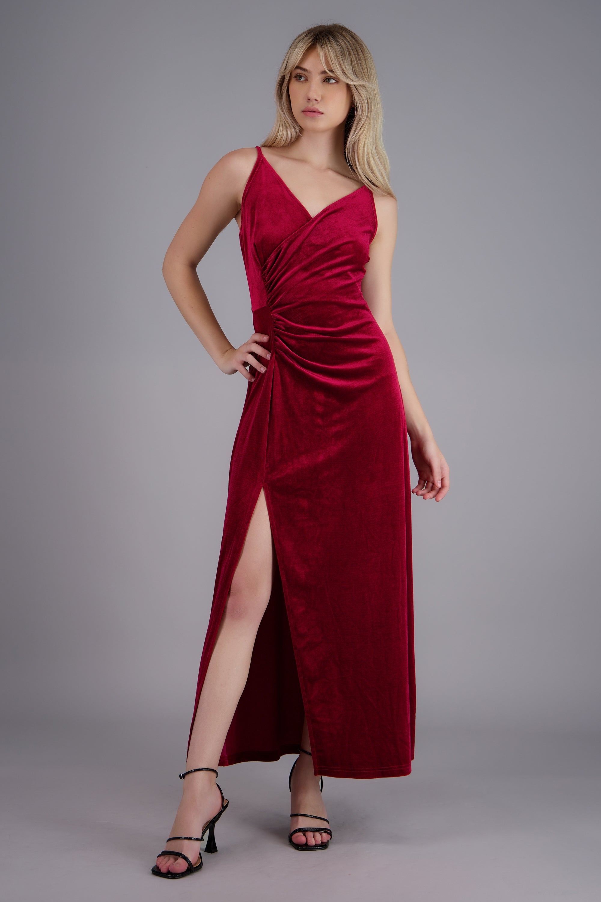 Vestido maxi velvet escote en v ROJO