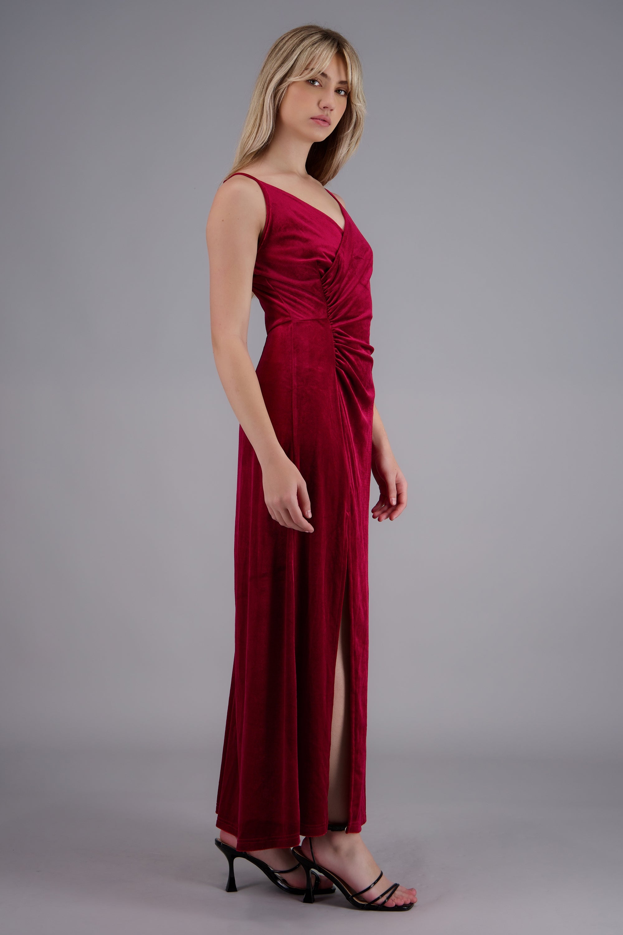 Vestido maxi velvet escote en v ROJO