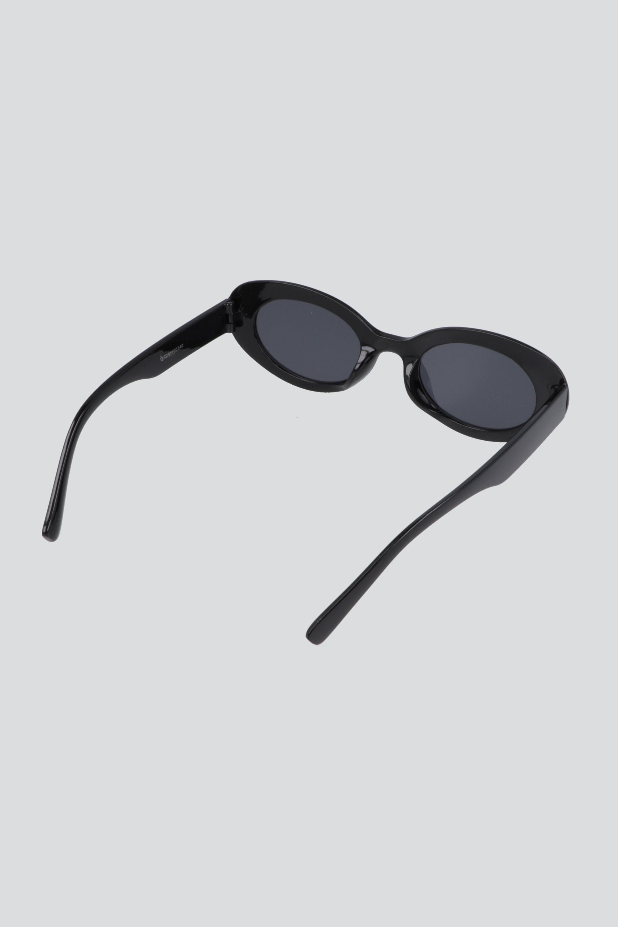 Lentes ovalo retro pasta traslucida NEGRO