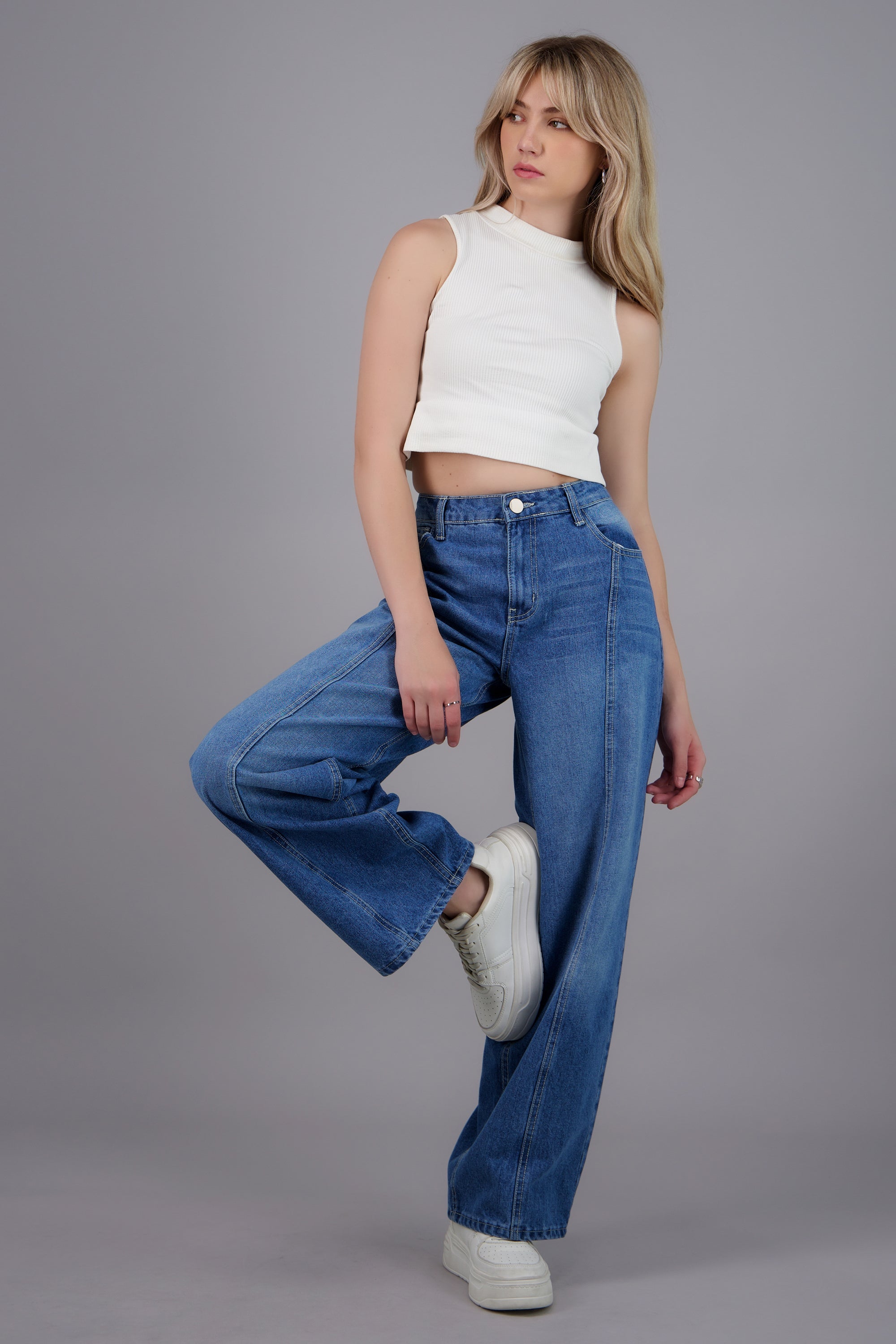 Jeans barrel con corte al centro MEDIUM WASH