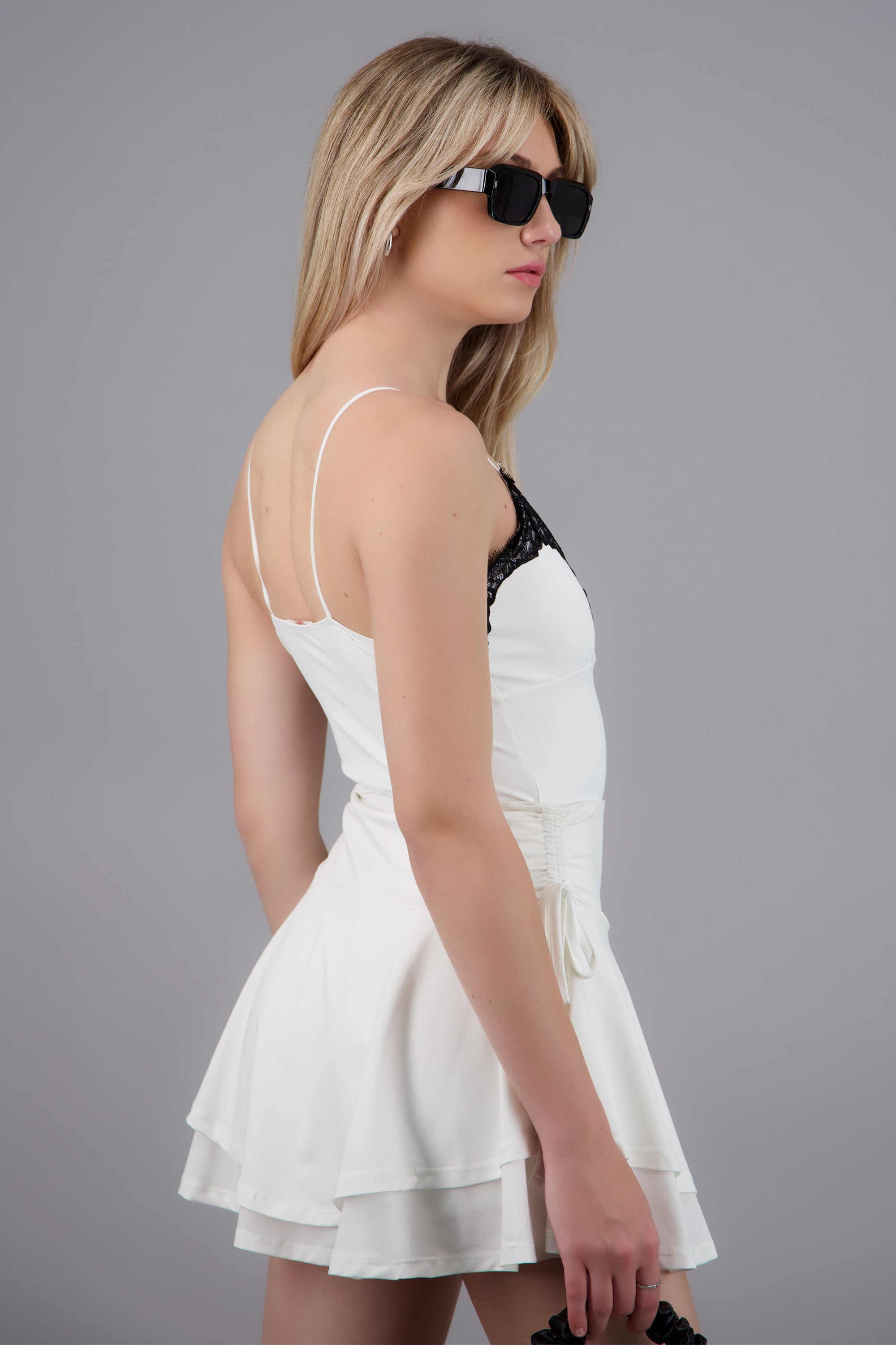 Bodysuit esocte en V detalle encaje BLANCO COMBO