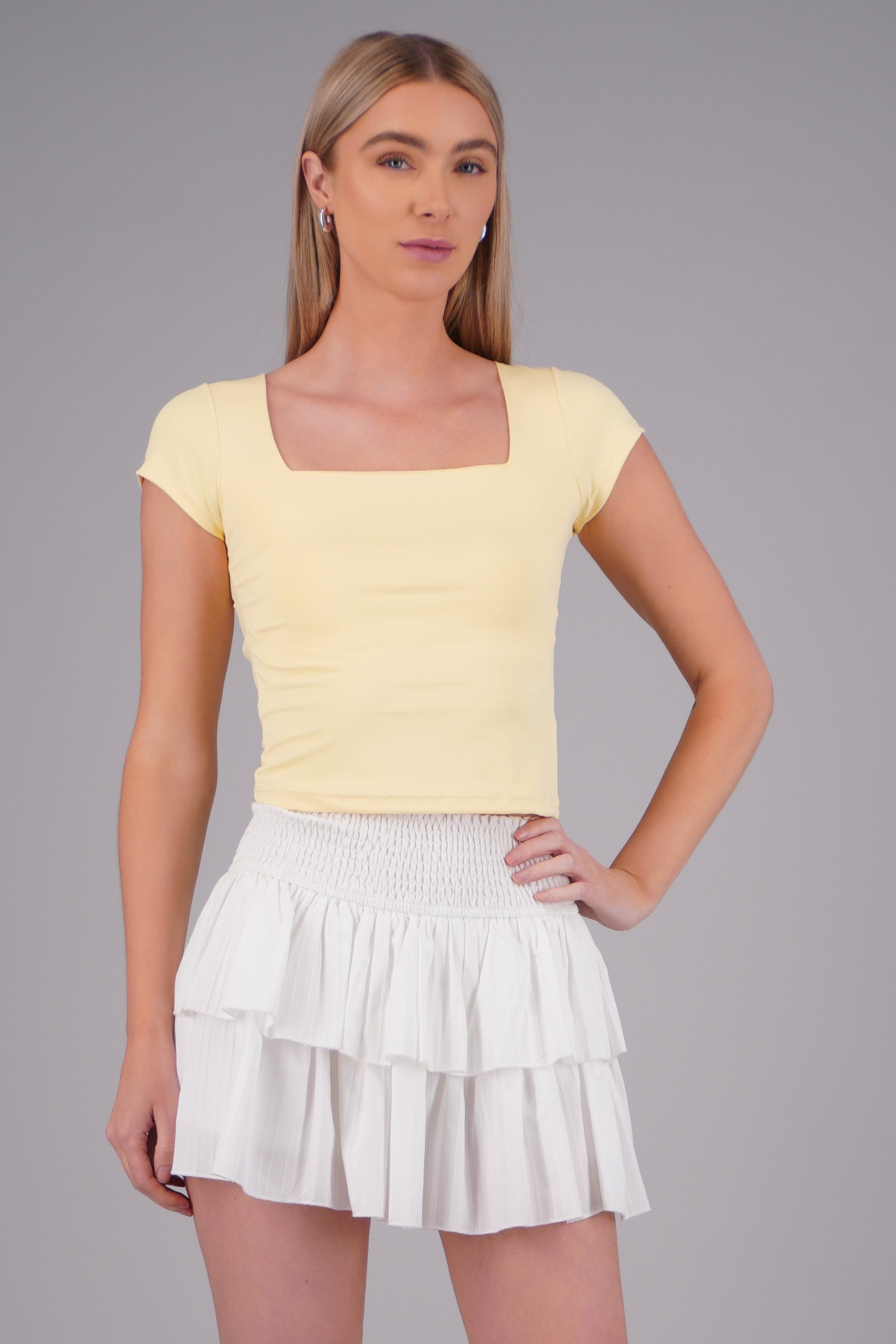Top escote cuadrado con manga corta AMARILLO