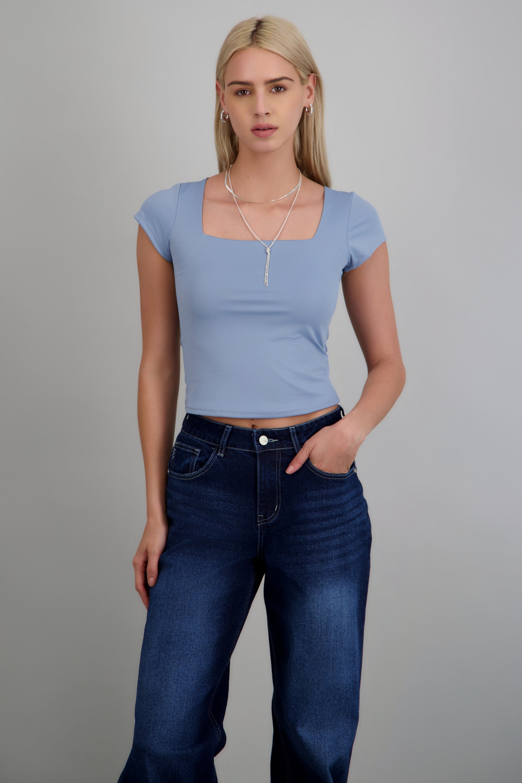 Top escote cuadrado con manga corta AZUL