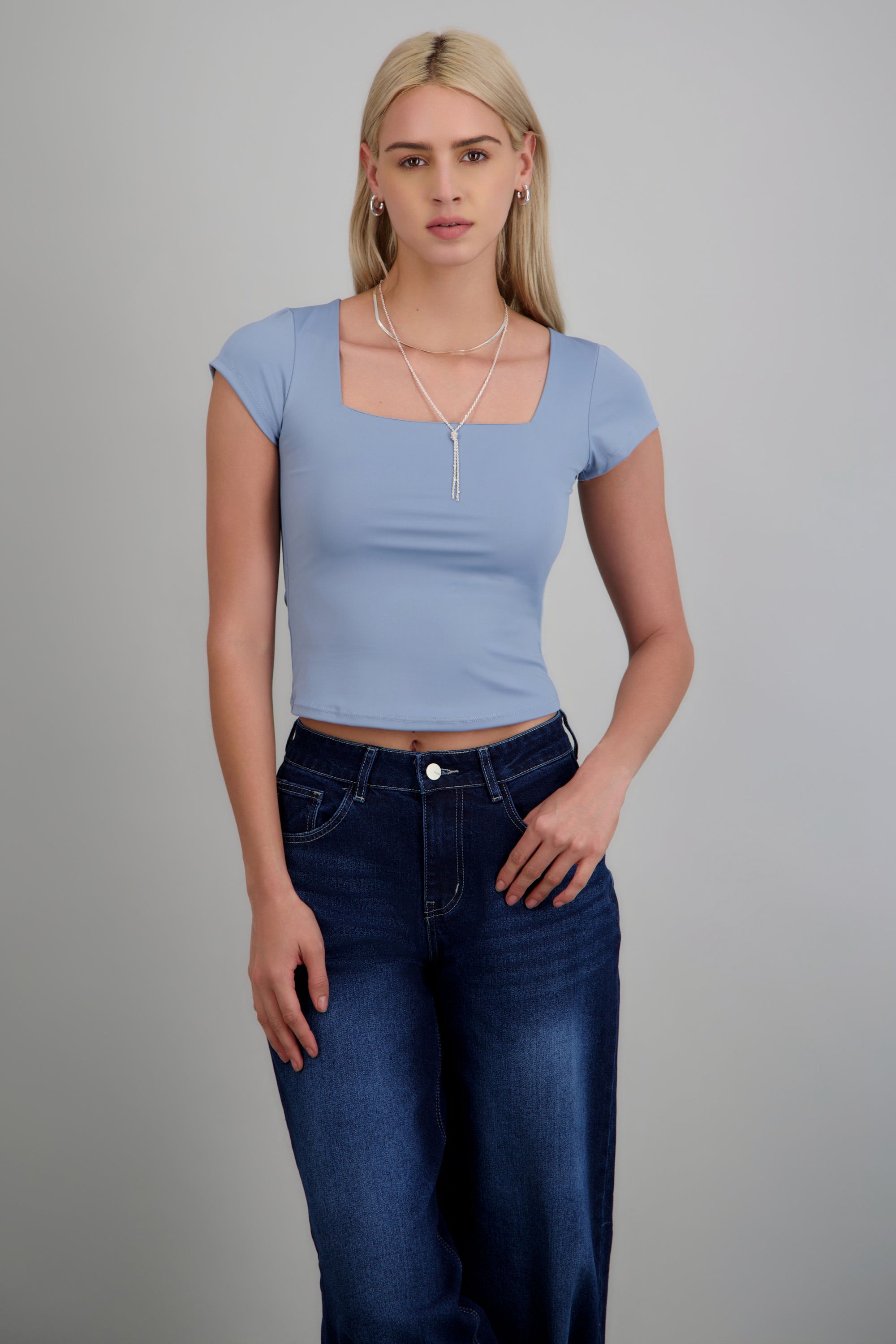 Top escote cuadrado con manga corta AZUL