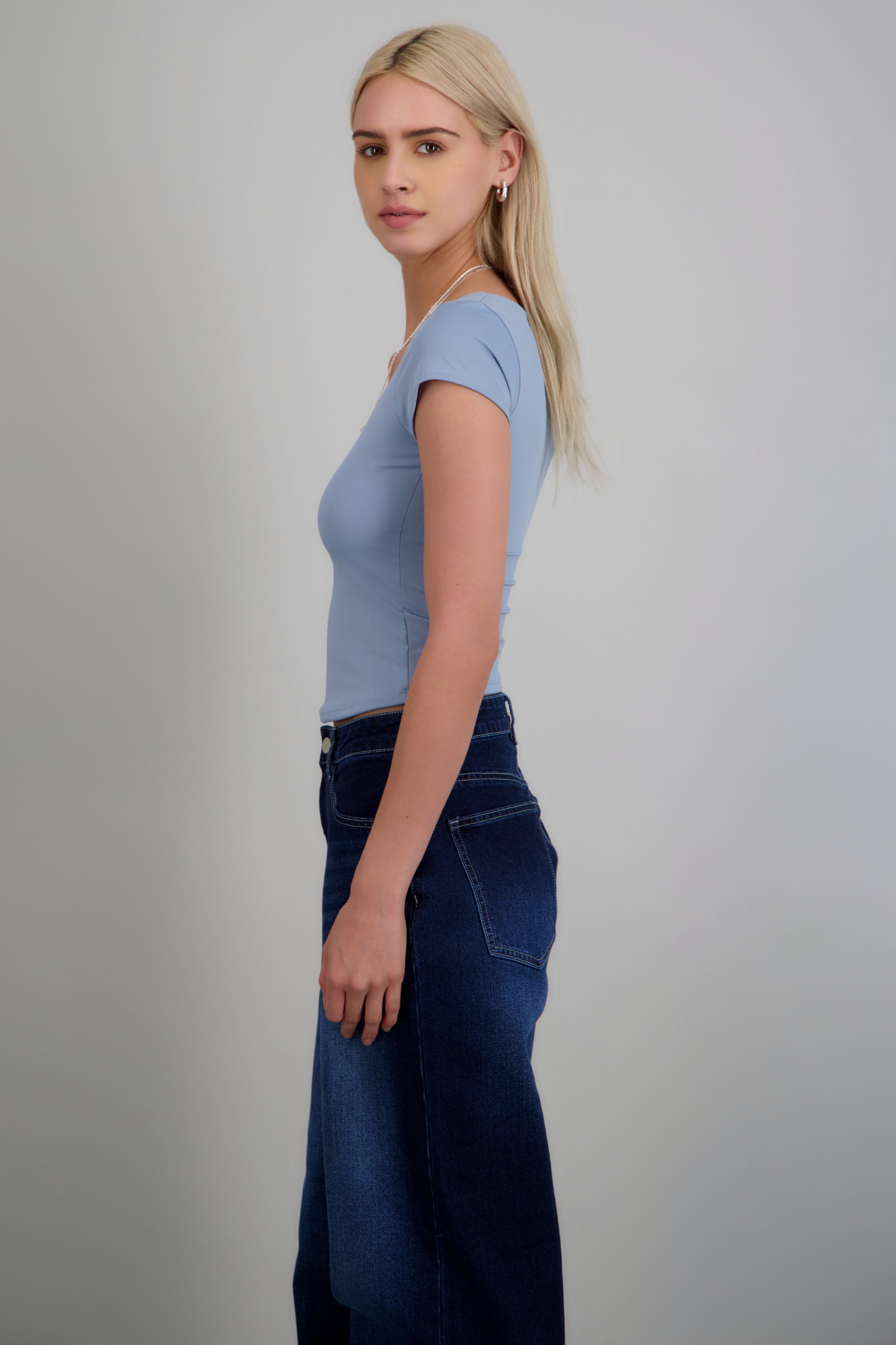 Top escote cuadrado con manga corta AZUL