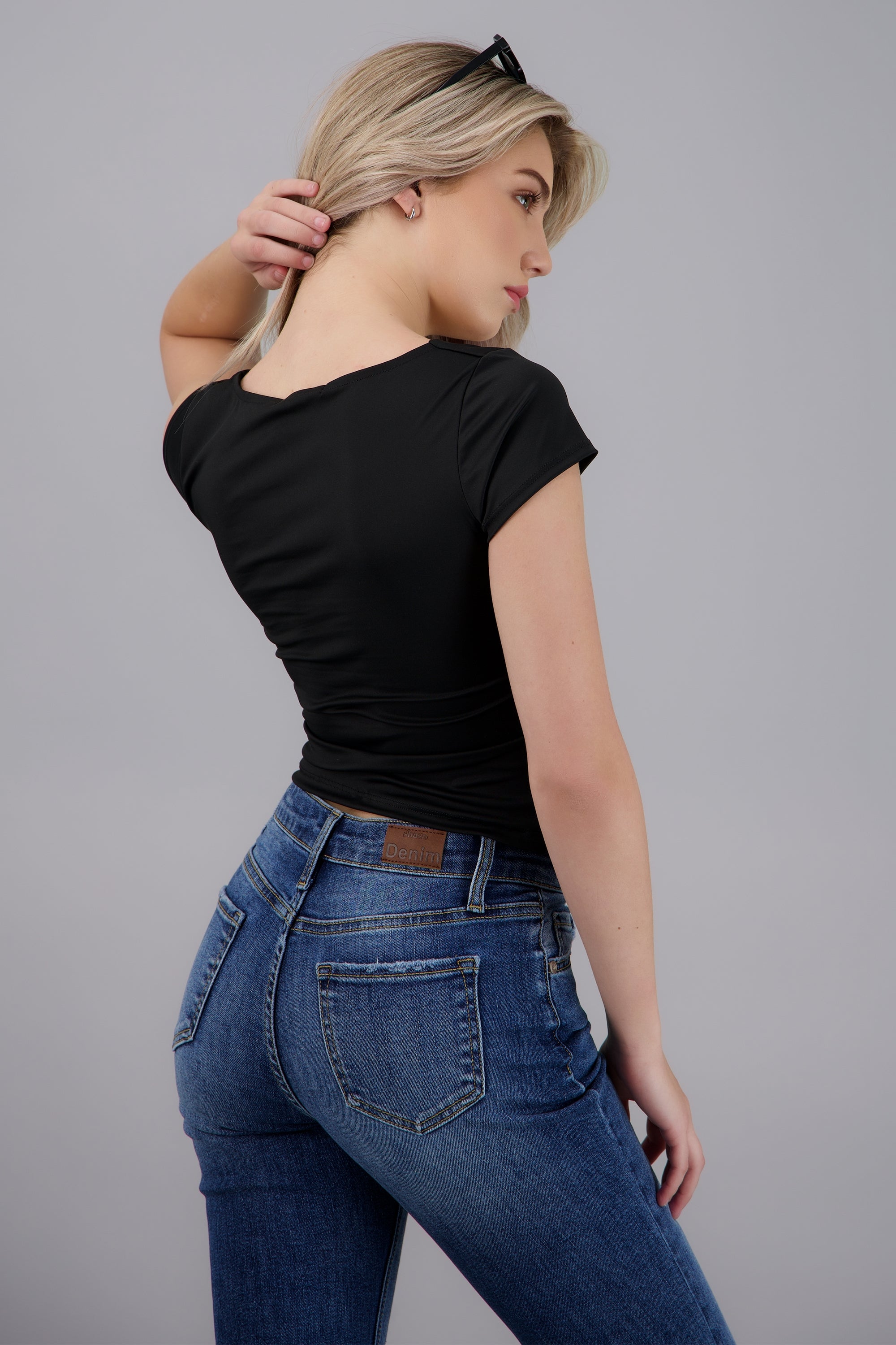 Top escote cuadrado con manga corta NEGRO