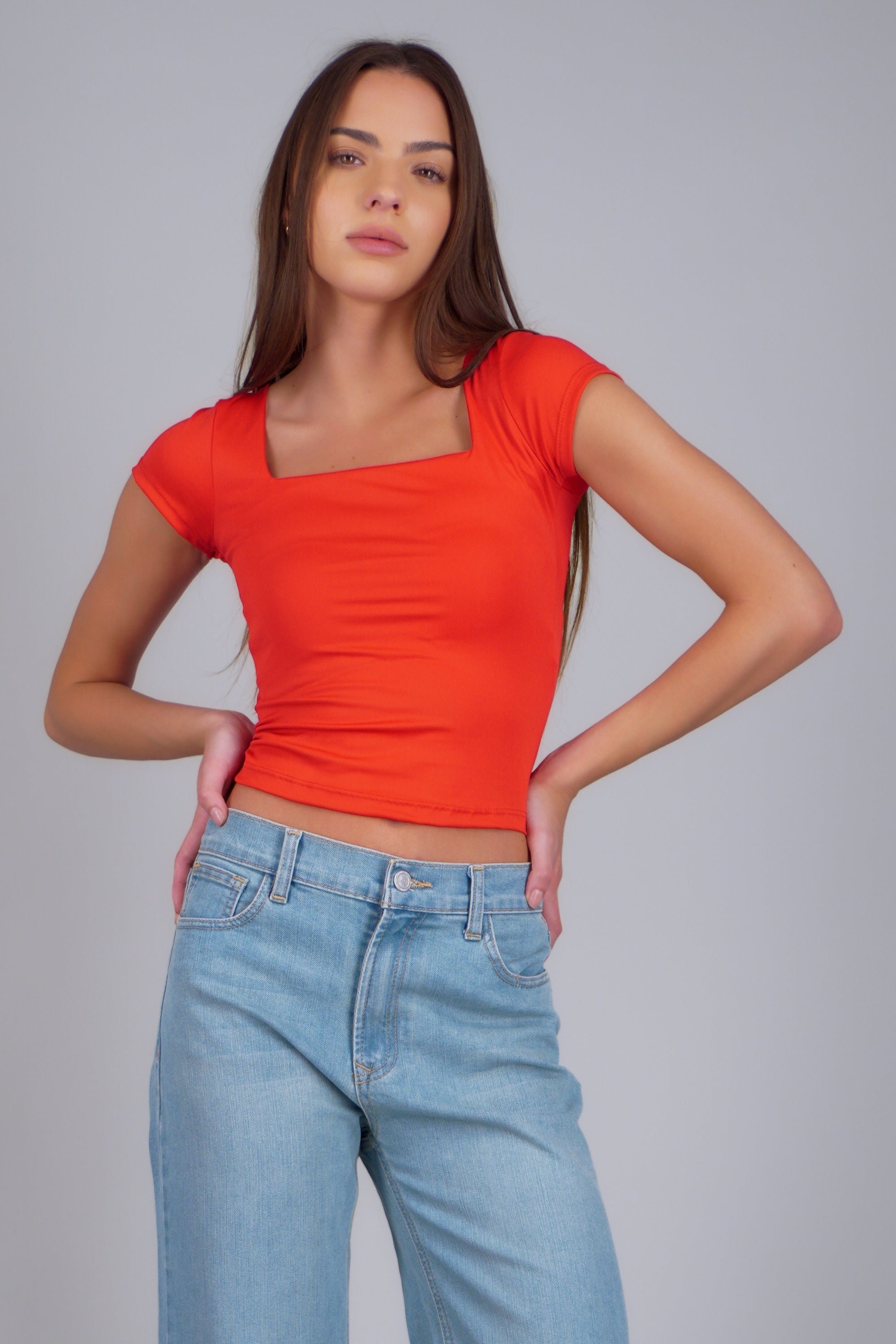 Top escote cuadrado con manga corta ROJO