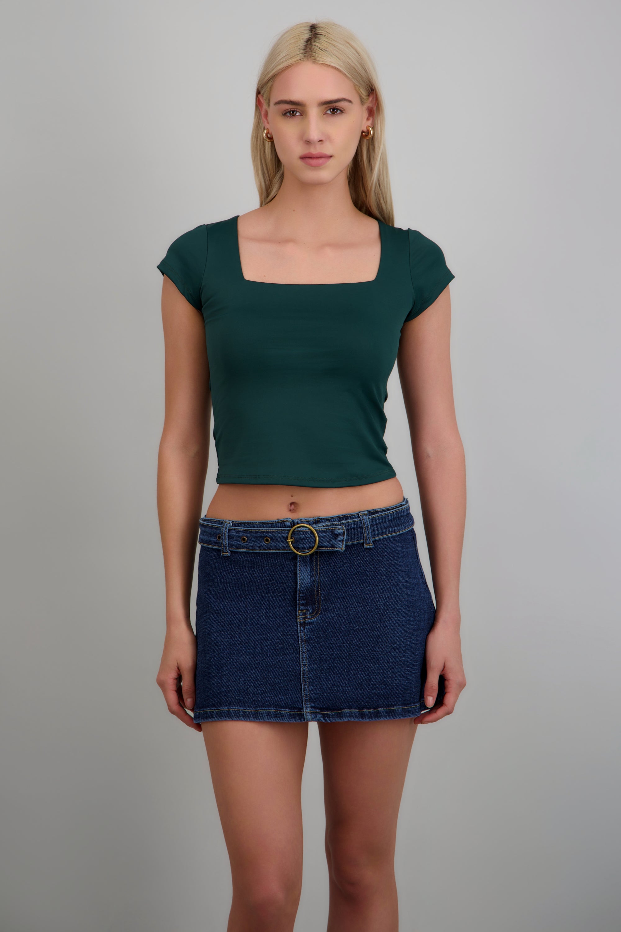 Top escote cuadrado con manga corta VERDE CAZADOR