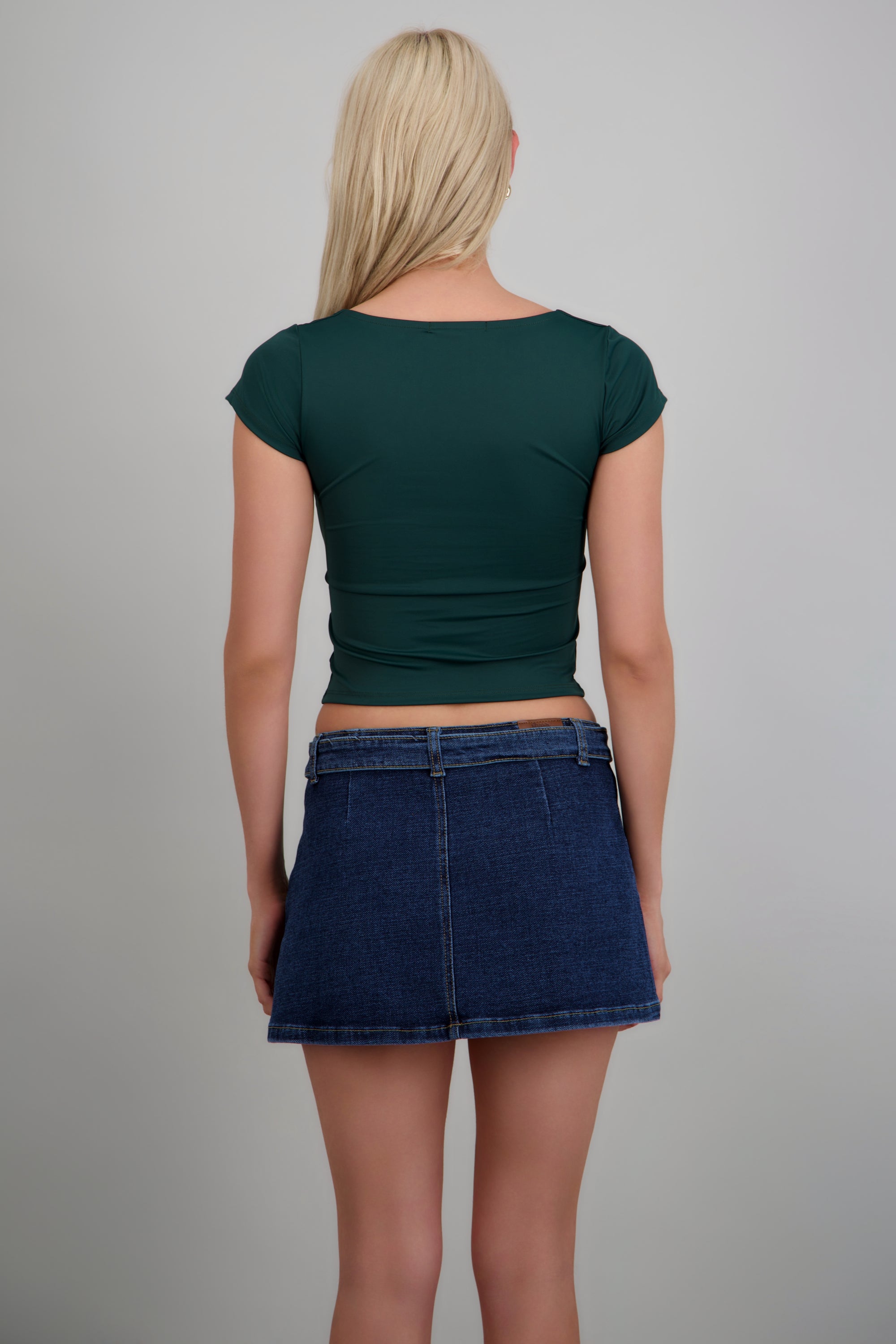 Top escote cuadrado con manga corta VERDE CAZADOR