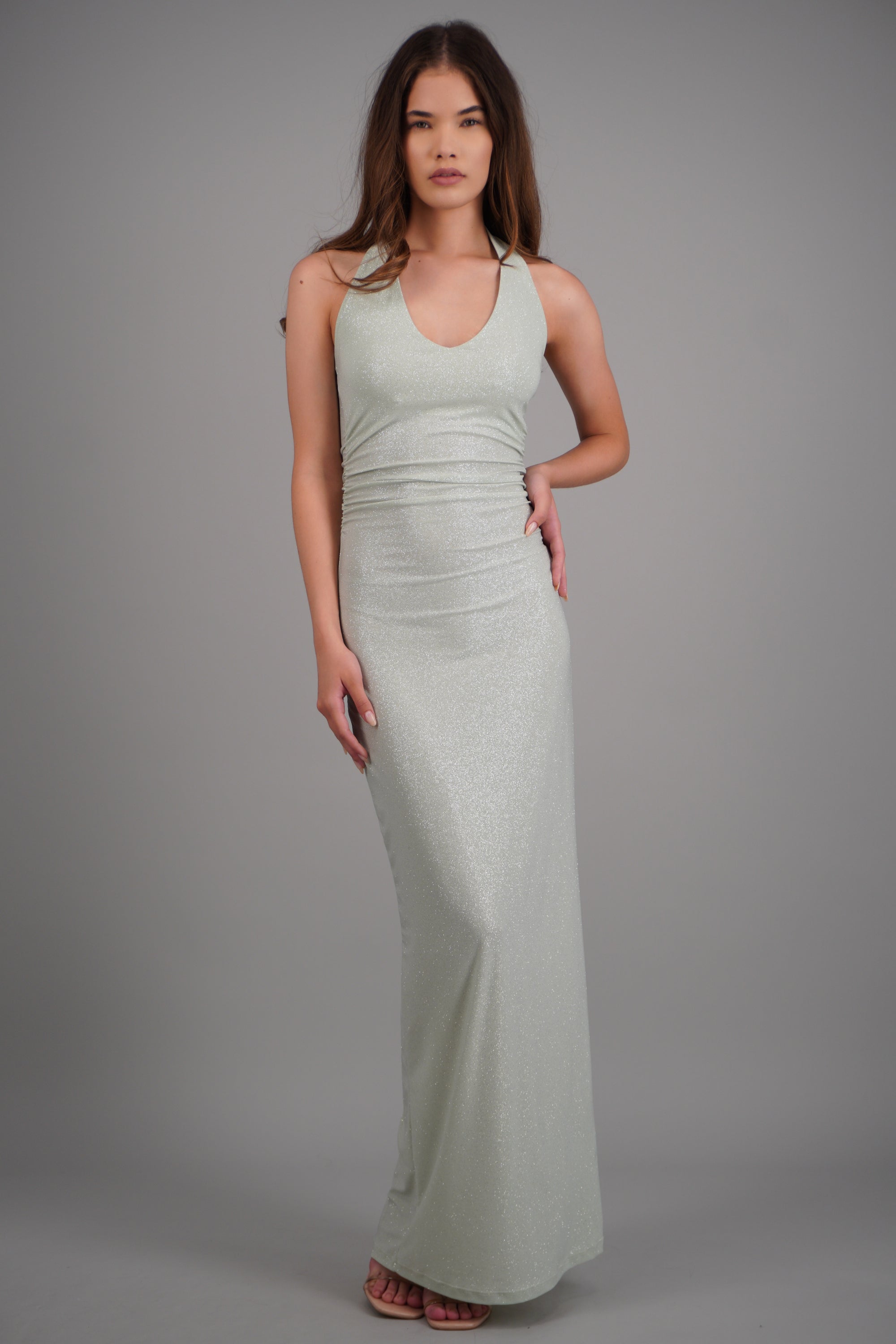 Vestido maxi halter detalle plisado SAGE