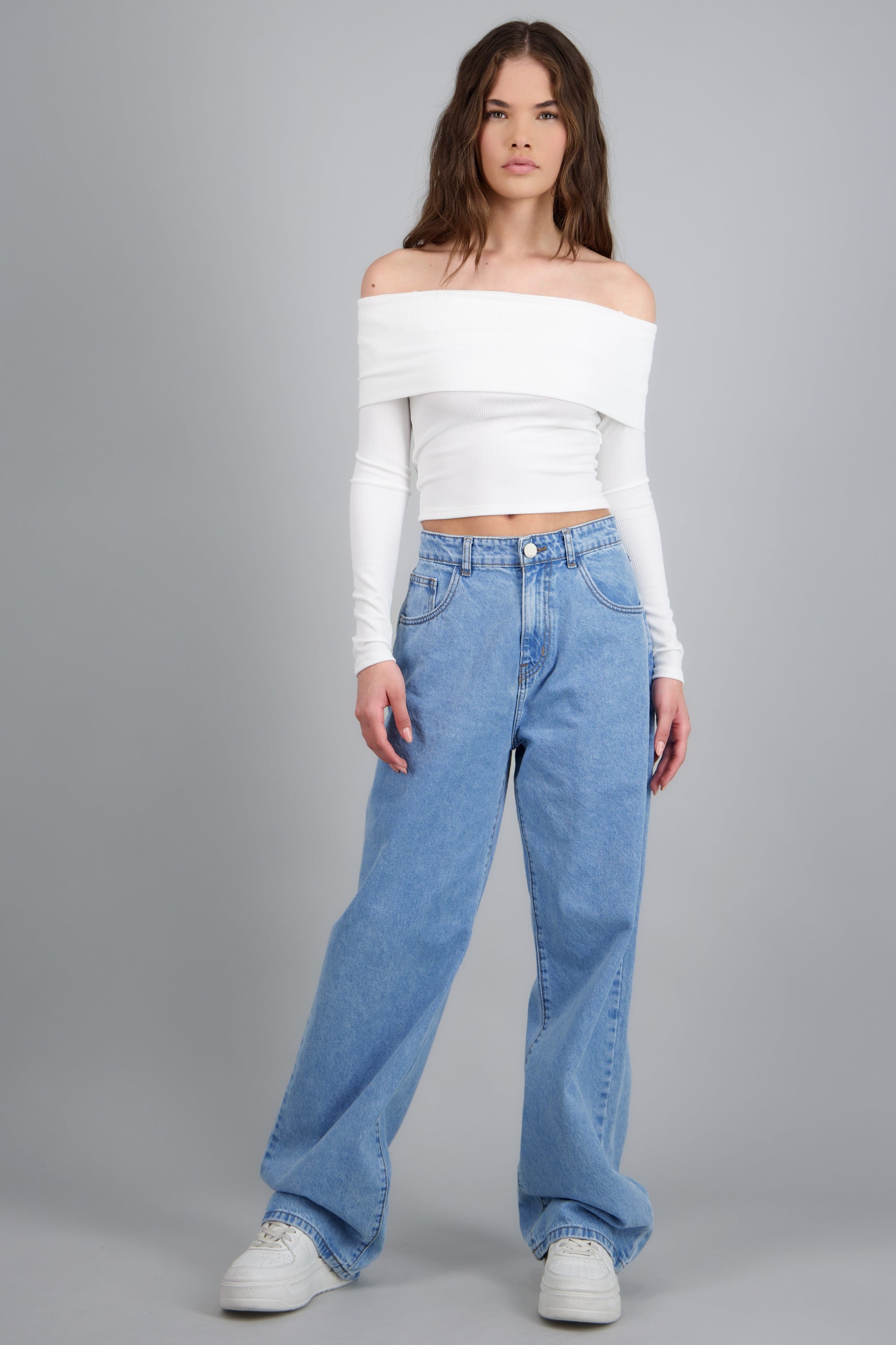 Jeans straight estrella estoperoles LIGHT WASH