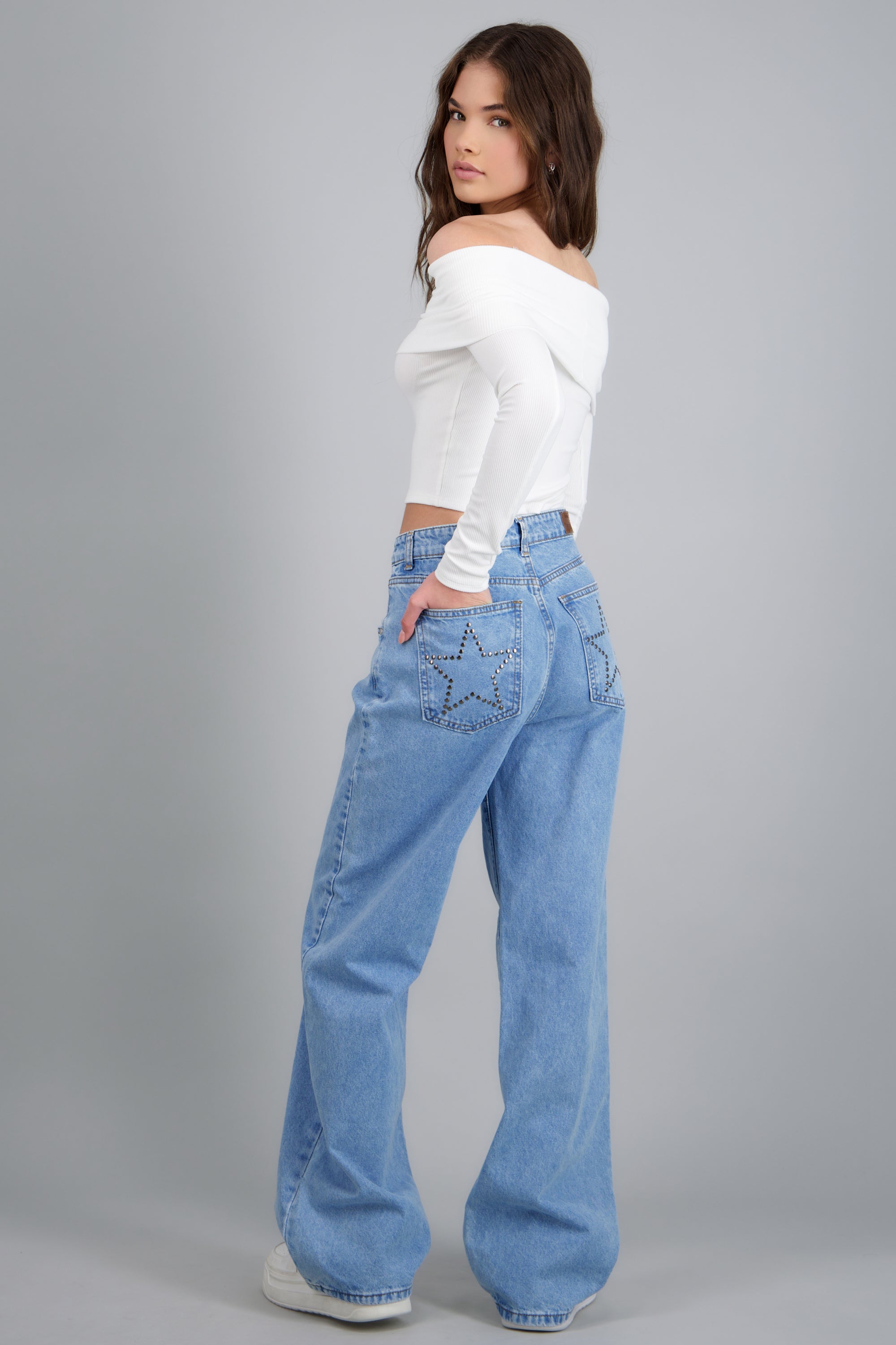 Jeans straight estrella estoperoles LIGHT WASH
