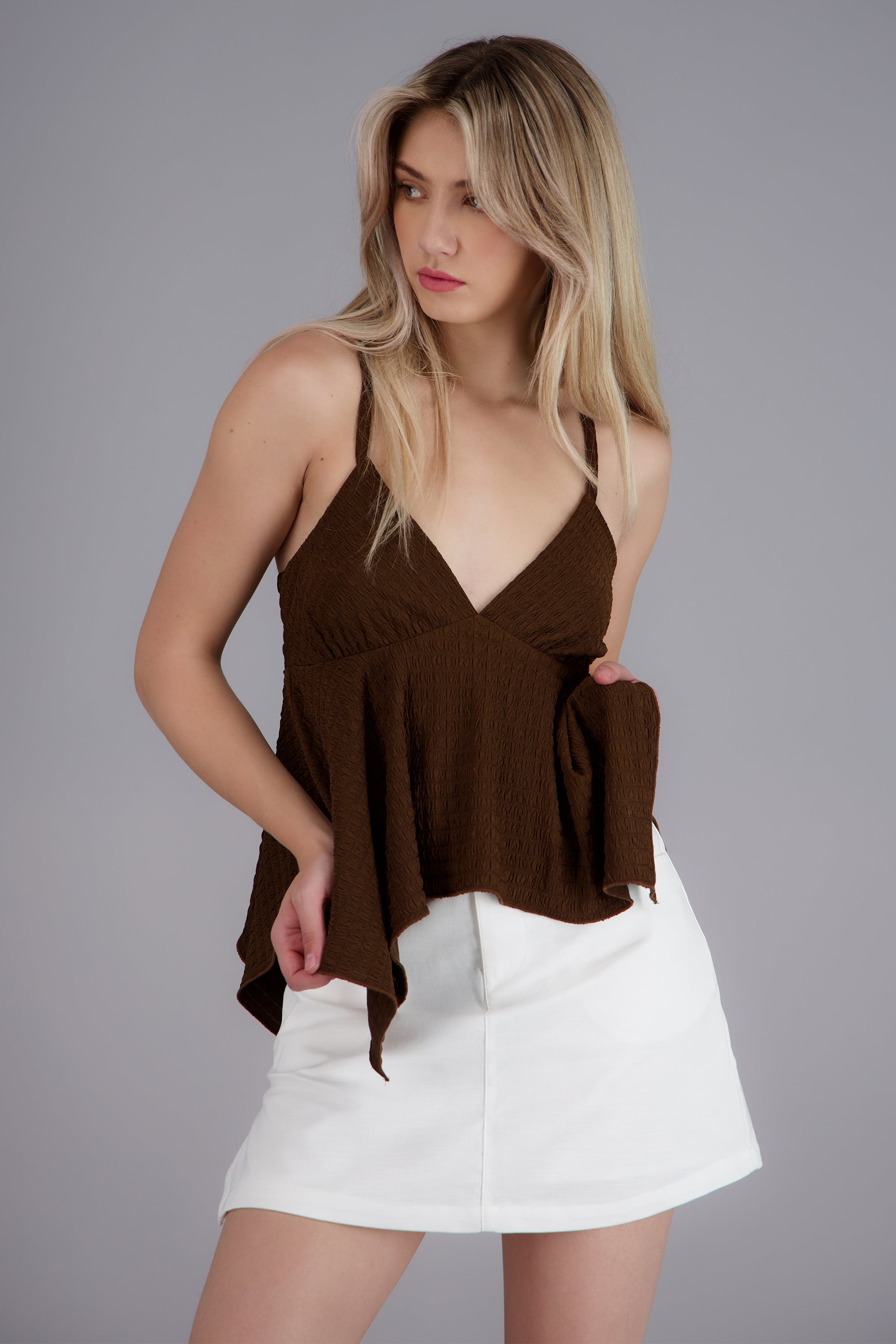 Top asimetrico de tirantes CHOCOLATE