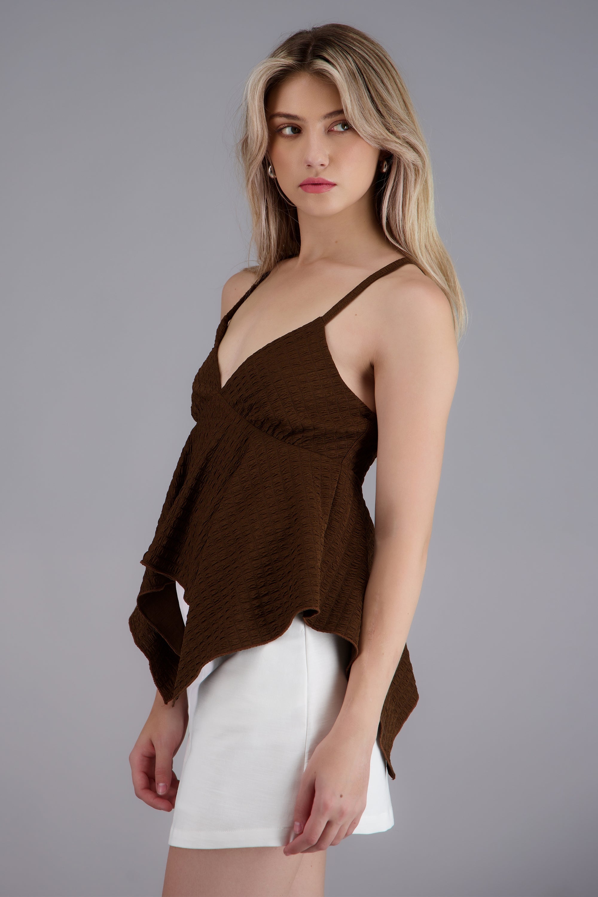 Top asimetrico de tirantes CHOCOLATE