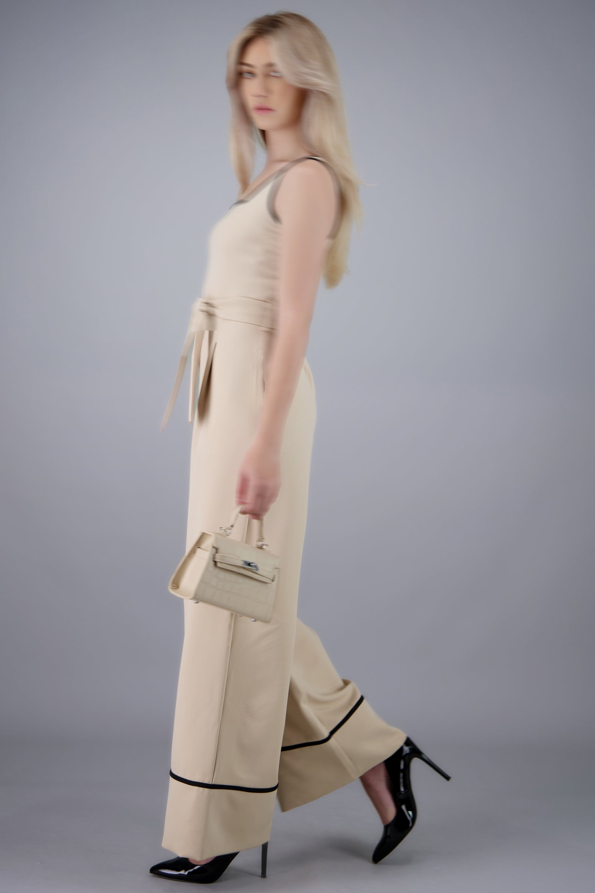 Jumpsuit escote cuadrado detalle contraste BEIGE