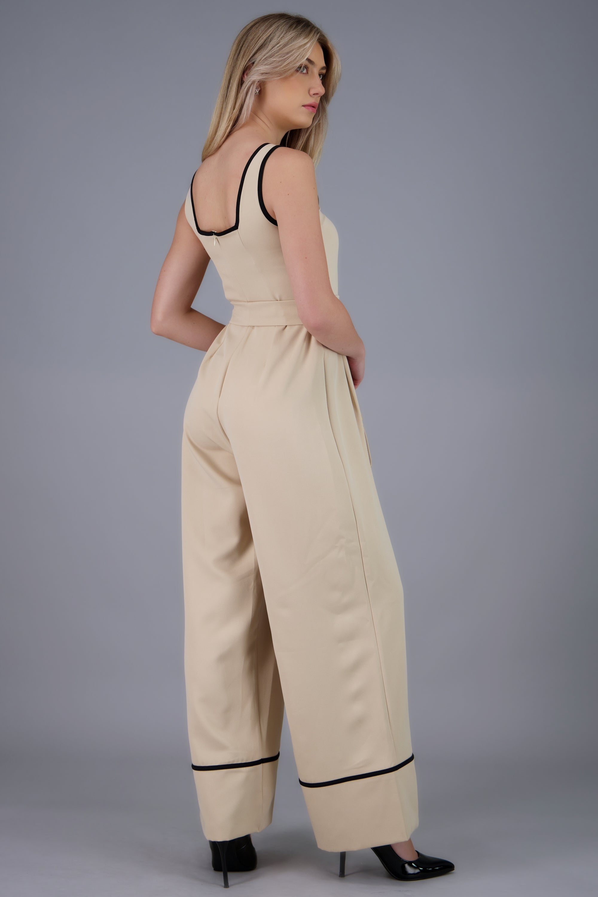 Jumpsuit escote cuadrado detalle contraste BEIGE