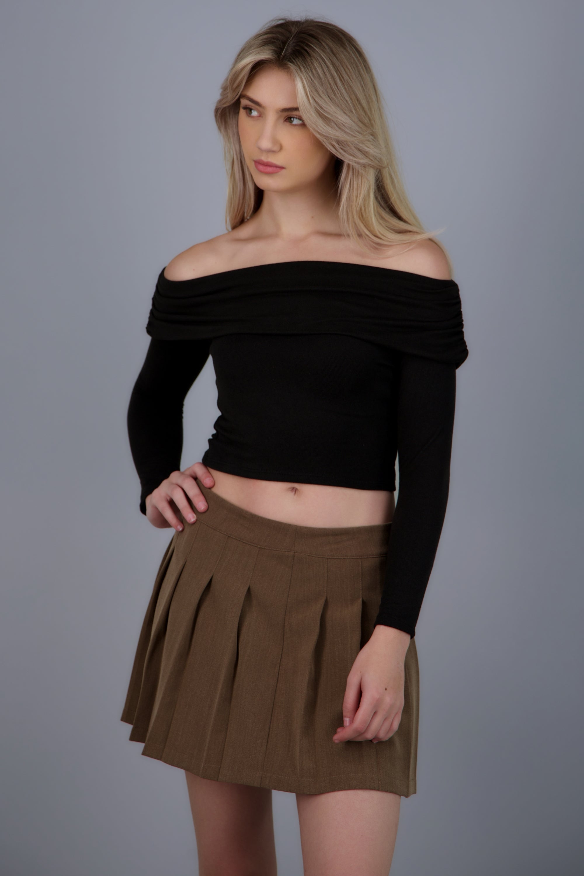 Top off shoulder de manga larga NEGRO
