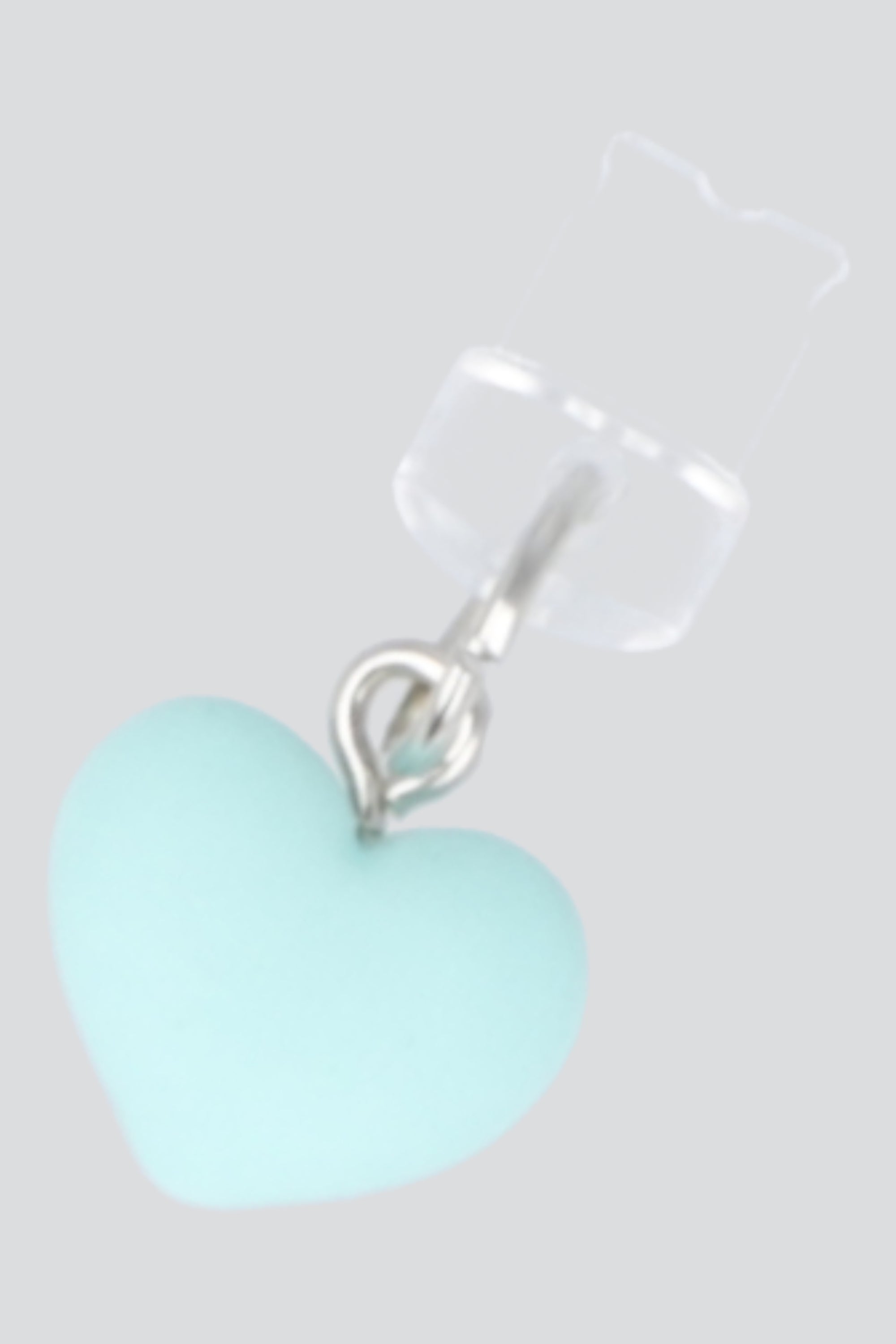 Cel charm corazón lightning