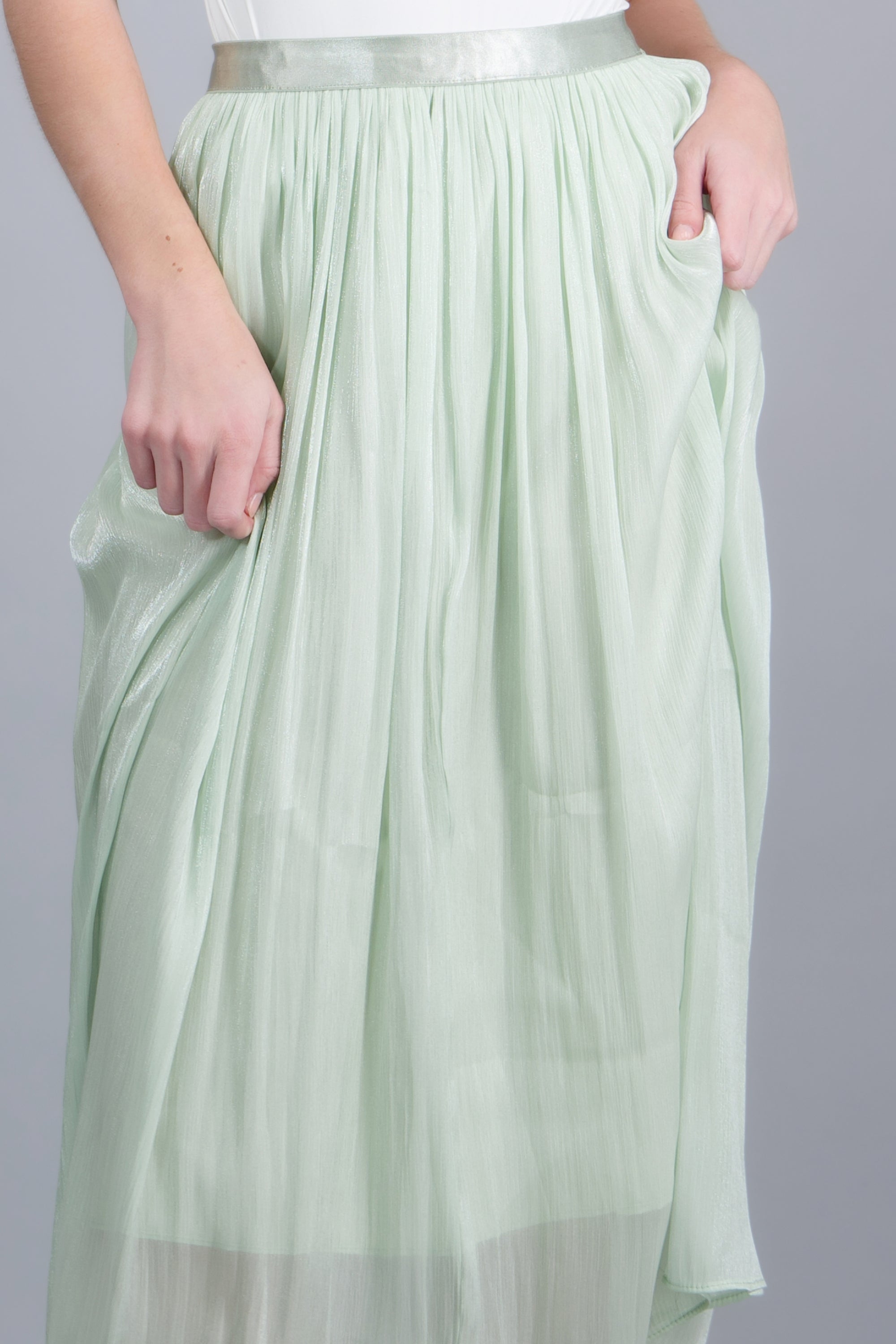 Falda midi plisada iridiscente MENTA