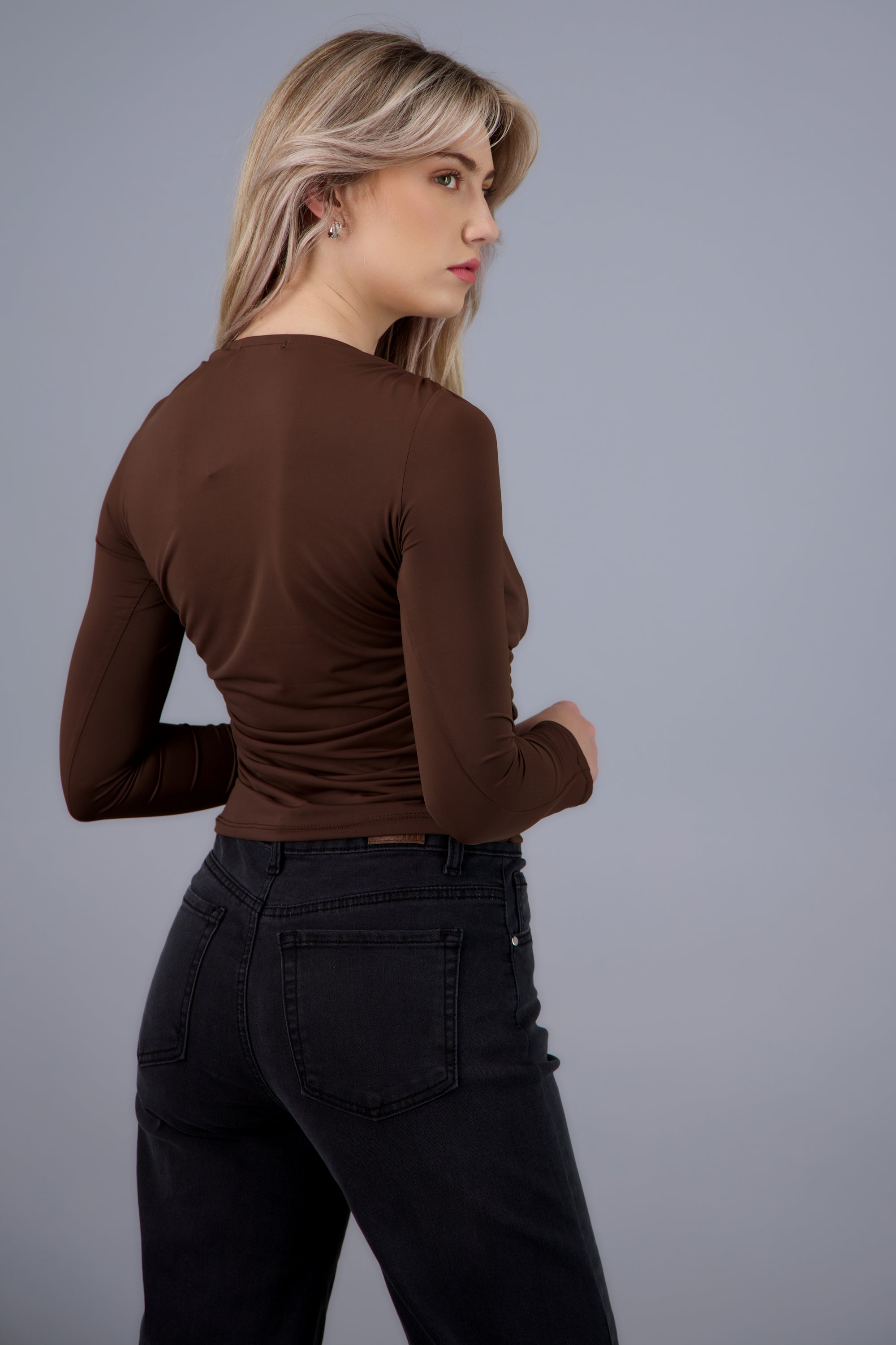 Blusa cuello drapeado manga larga CAFE