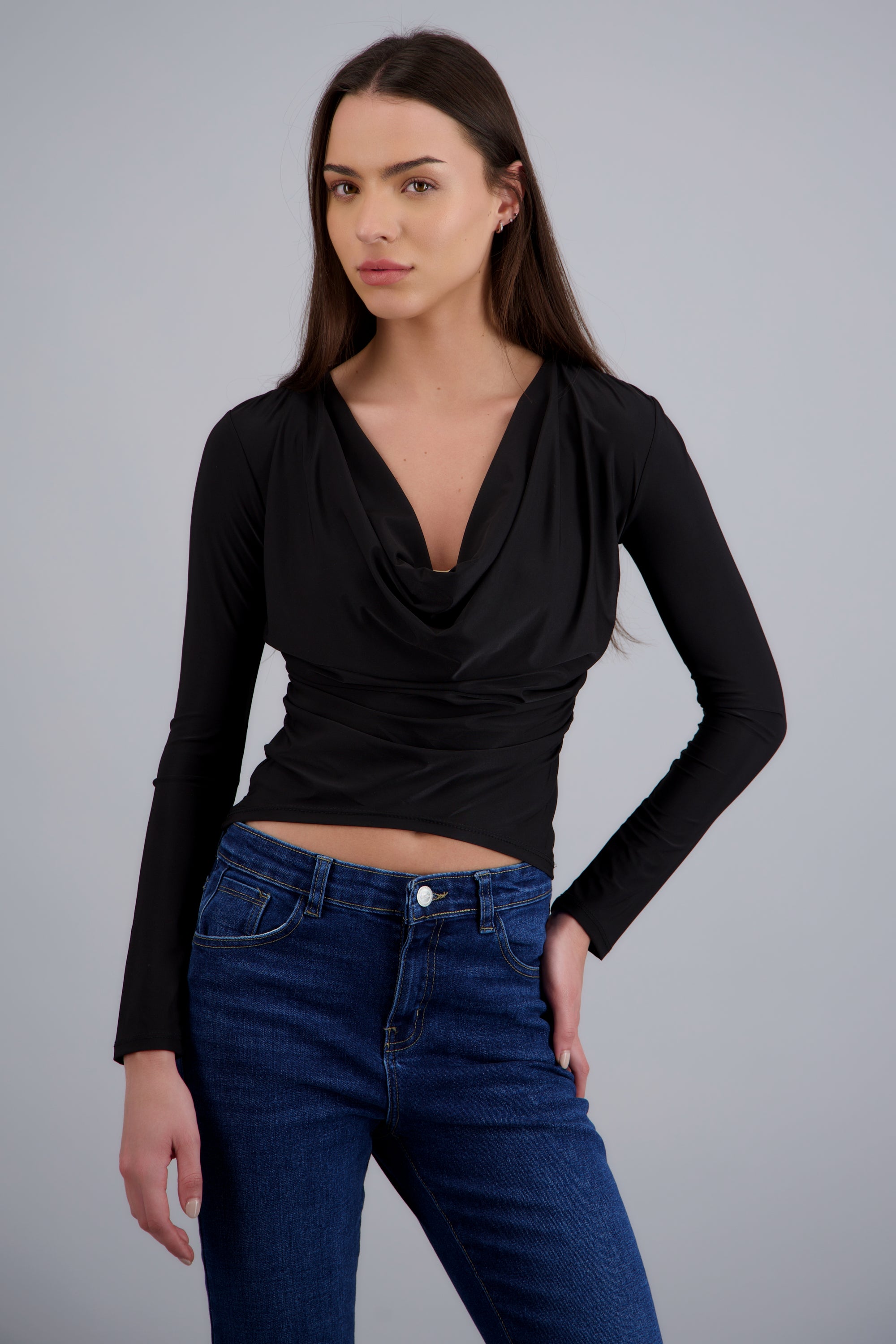 Blusa cuello drapeado manga larga NEGRO