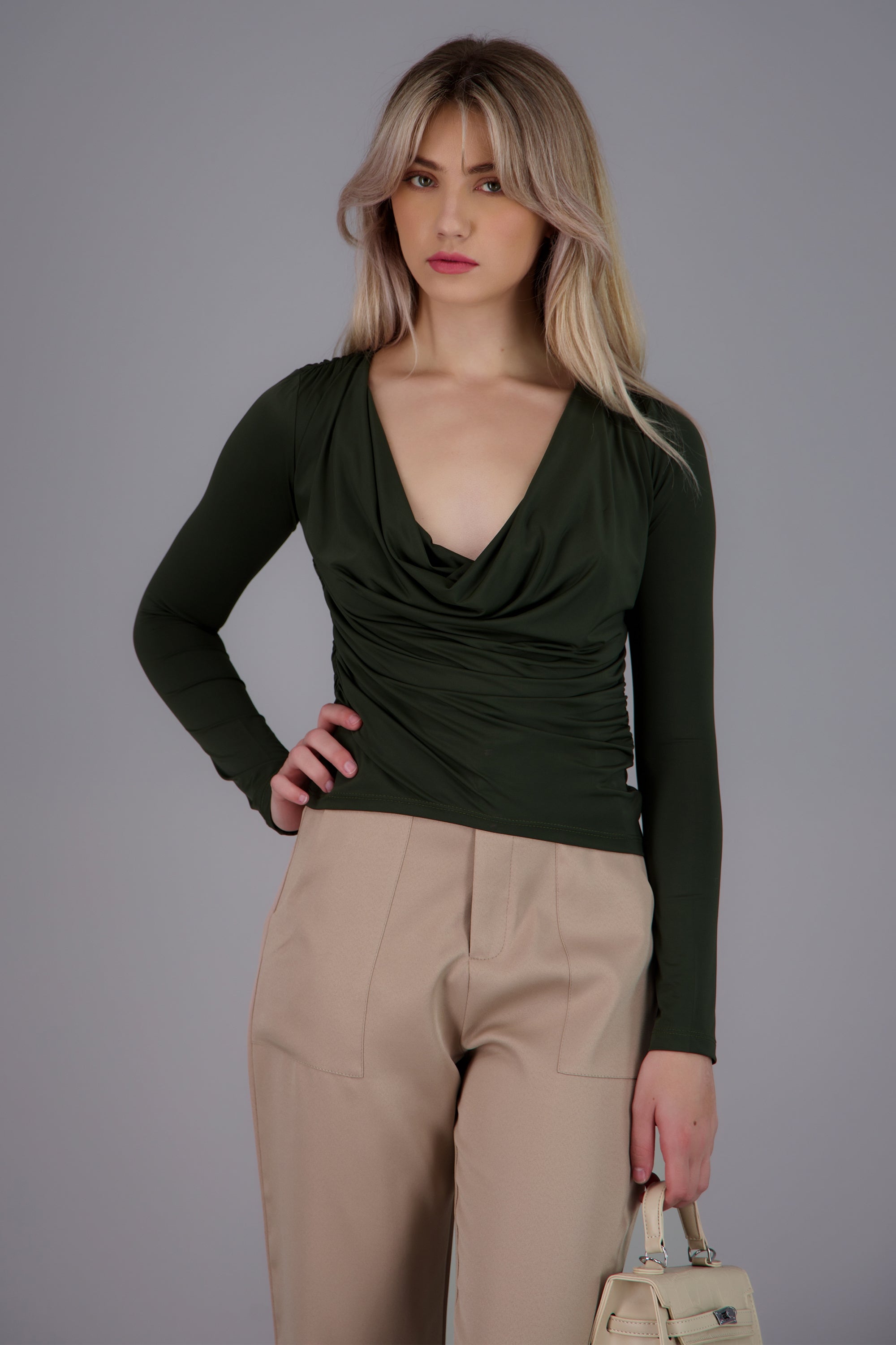 Blusa cuello drapeado manga larga OLIVO