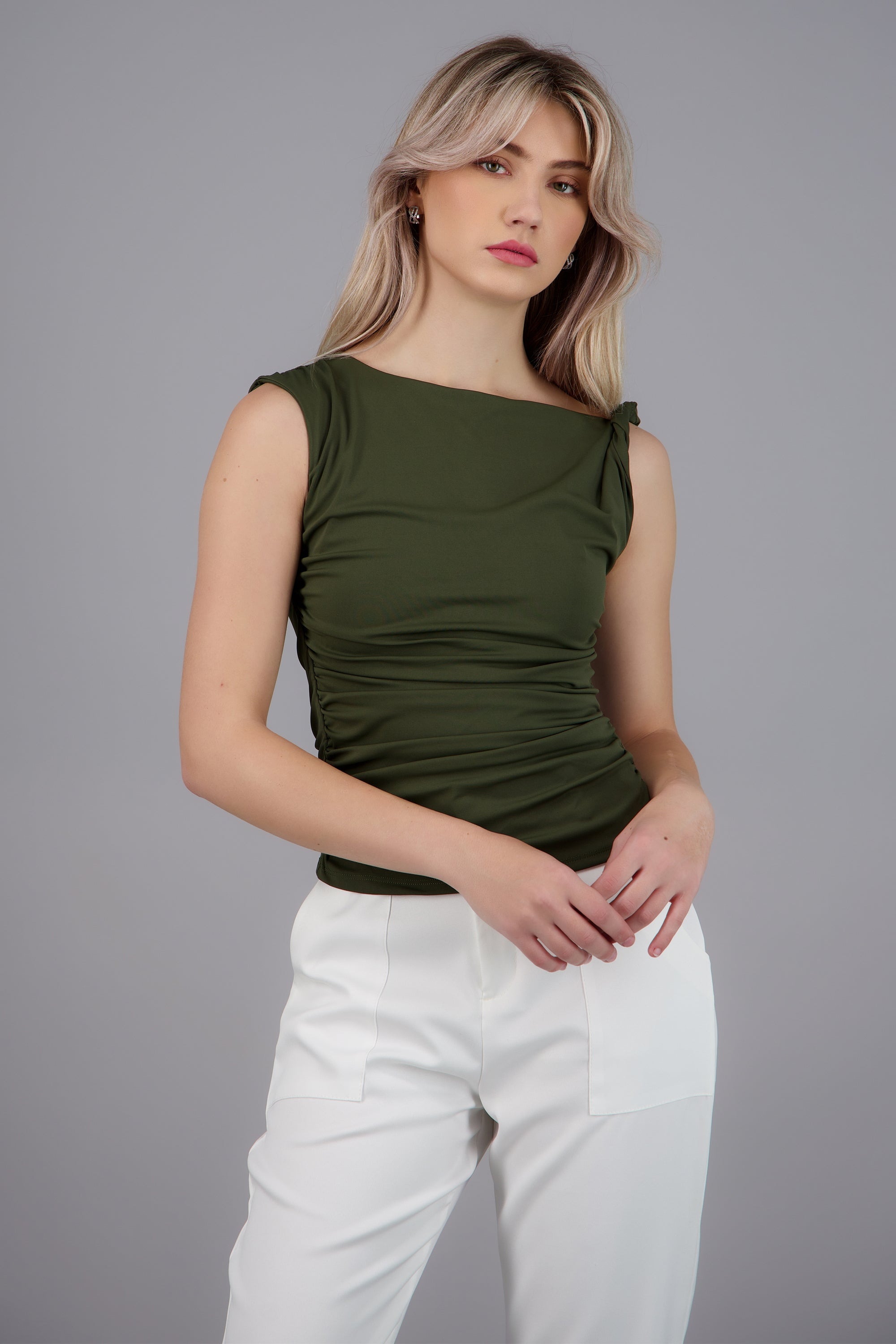 Top asimetrico drapeado OLIVO