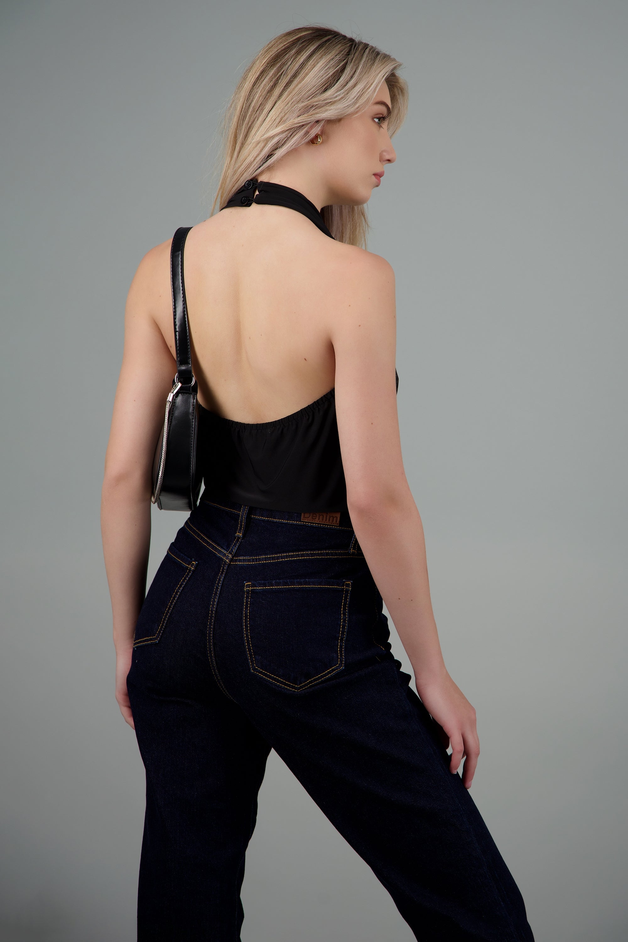 Top cuello cascada halter NEGRO